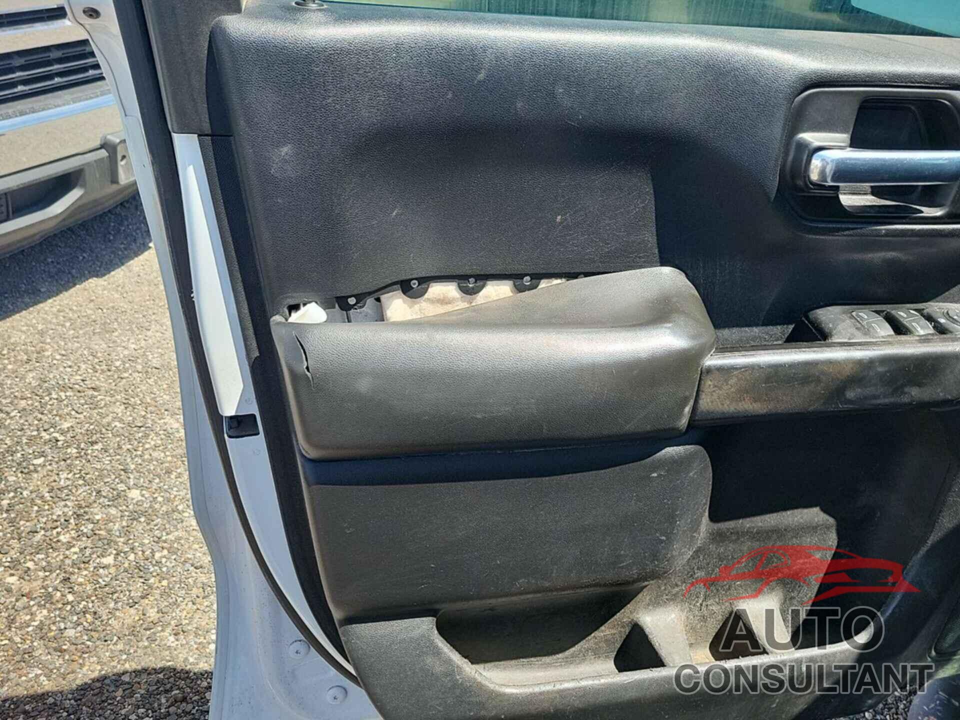 CHEVROLET SILVERADO 2020 - 1GCRYAEF3LZ192193