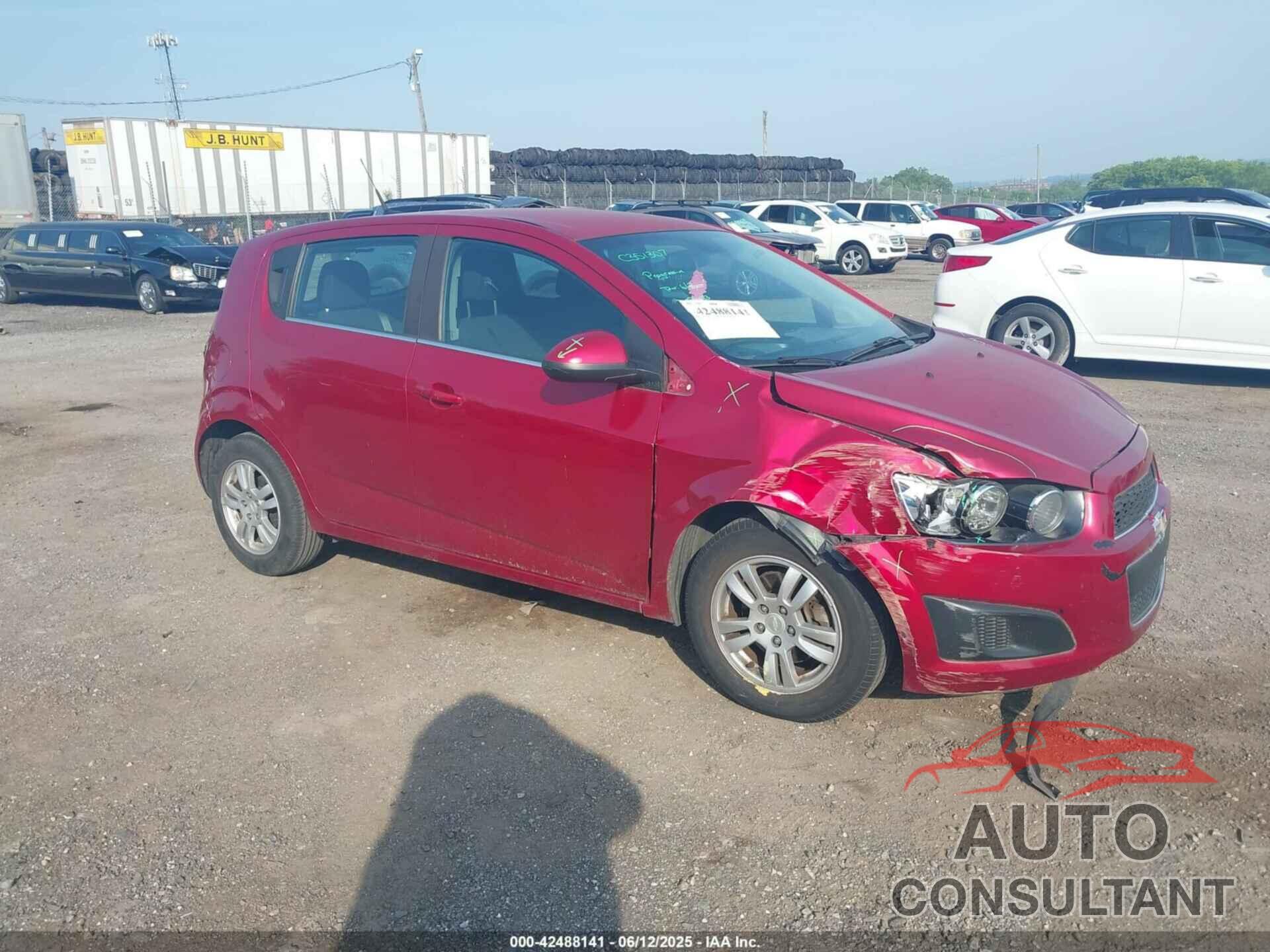 CHEVROLET SONIC 2013 - 1G1JC6SG6D4149139