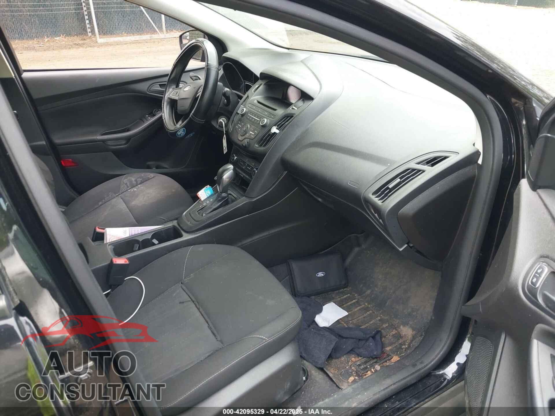 FORD FOCUS 2017 - 1FADP3E21HL234849