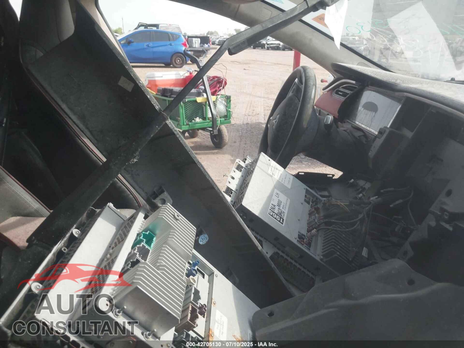 TESLA MODEL S 2013 - 5YJSA1DP2DFP05411