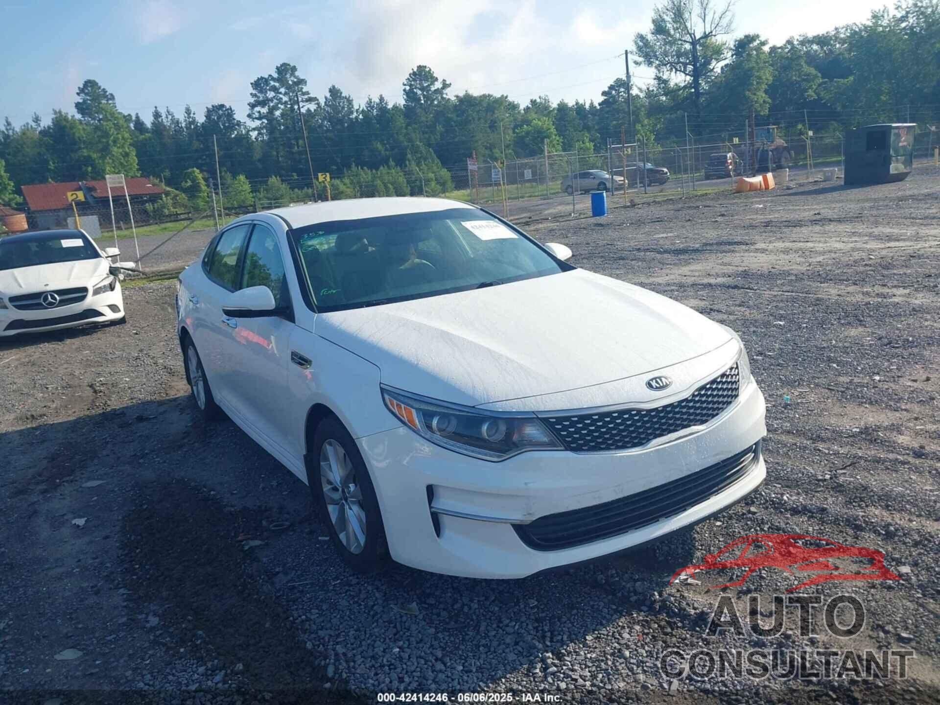 KIA OPTIMA 2017 - 5XXGU4L32HG160097