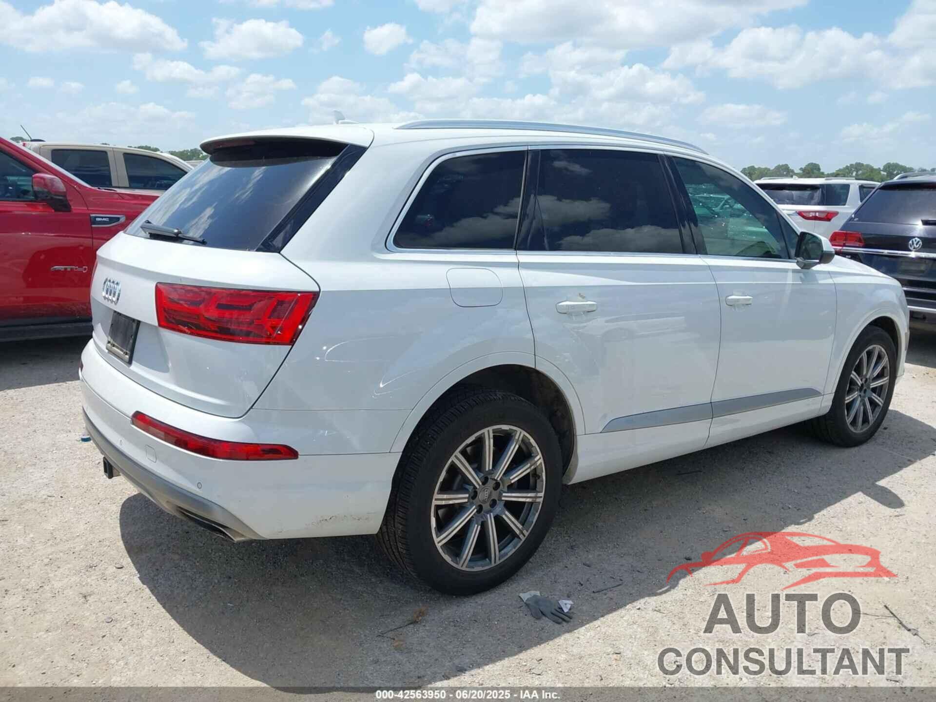 AUDI Q7 2019 - WA1LHAF79KD025758