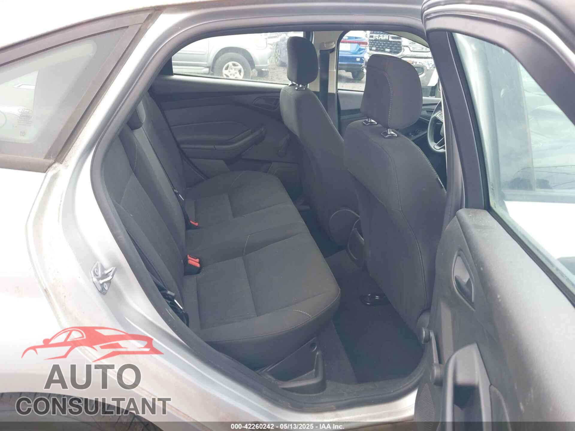 FORD FOCUS 2016 - 1FADP3E25GL311186