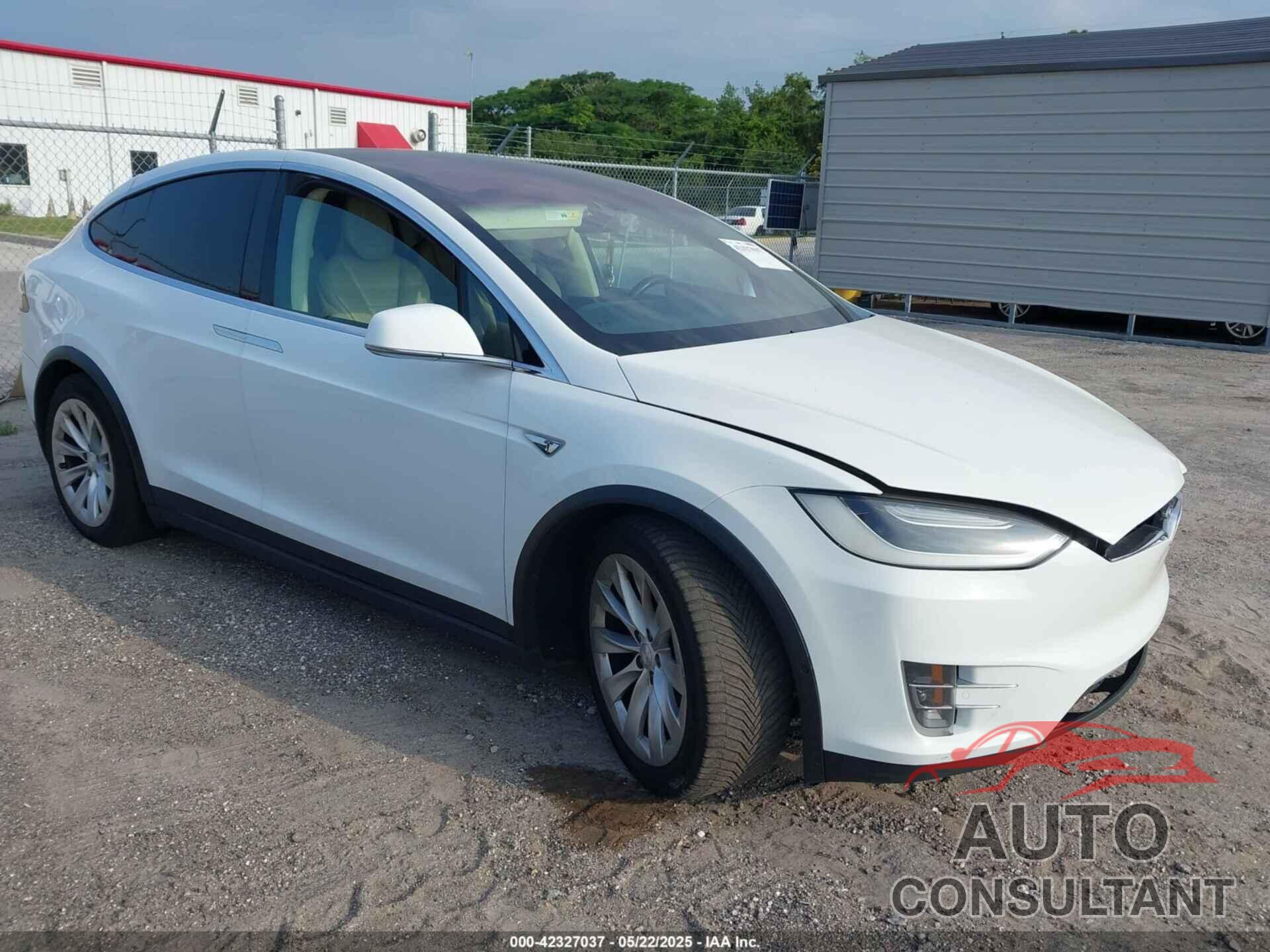 TESLA MODEL X 2016 - 5YJXCBE43GF000471