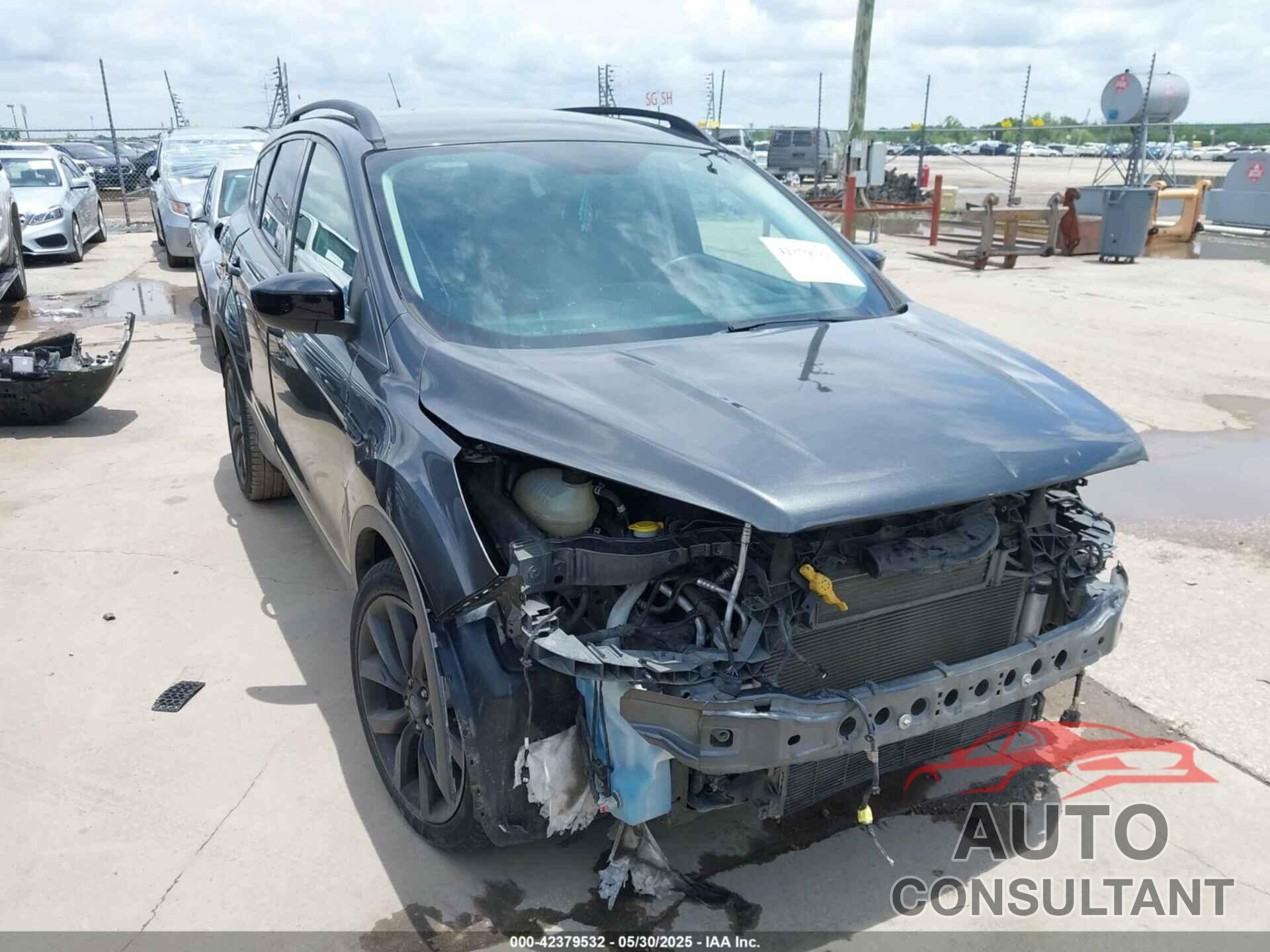 FORD ESCAPE 2017 - 1FMCU0GD2HUD12086