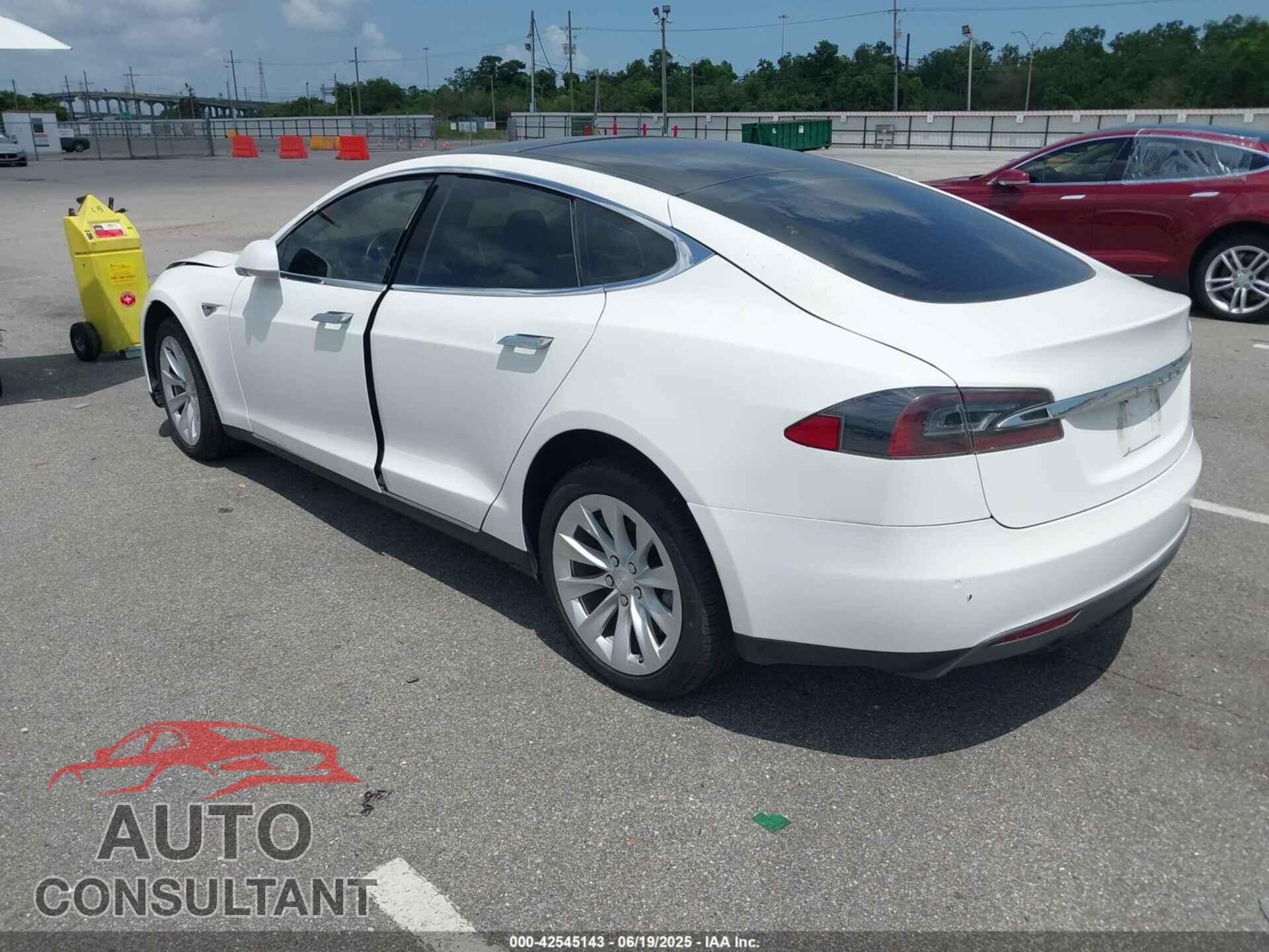TESLA MODEL S 2014 - 5YJSA1H12EFP39582