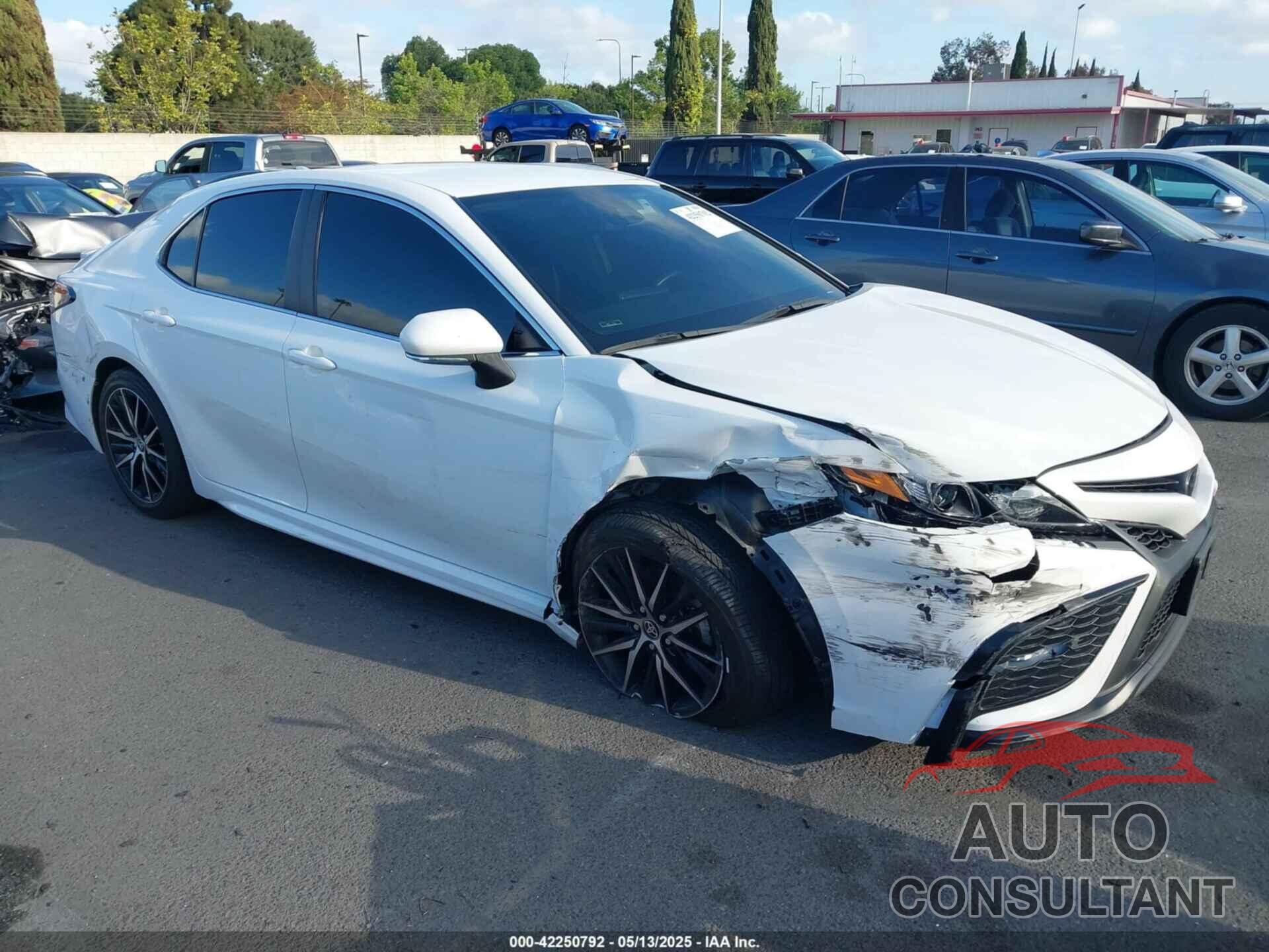 TOYOTA CAMRY 2023 - 4T1G11AK4PU148829