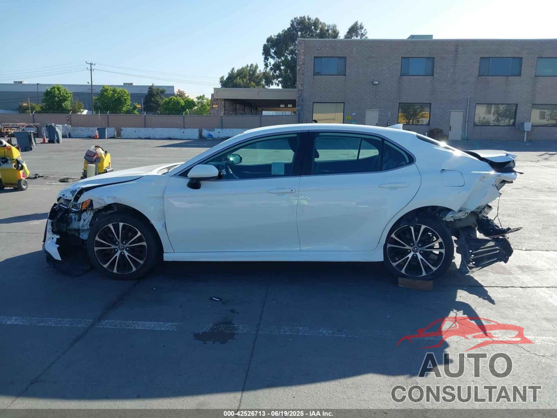 TOYOTA CAMRY 2019 - 4T1B11HK5KU779209