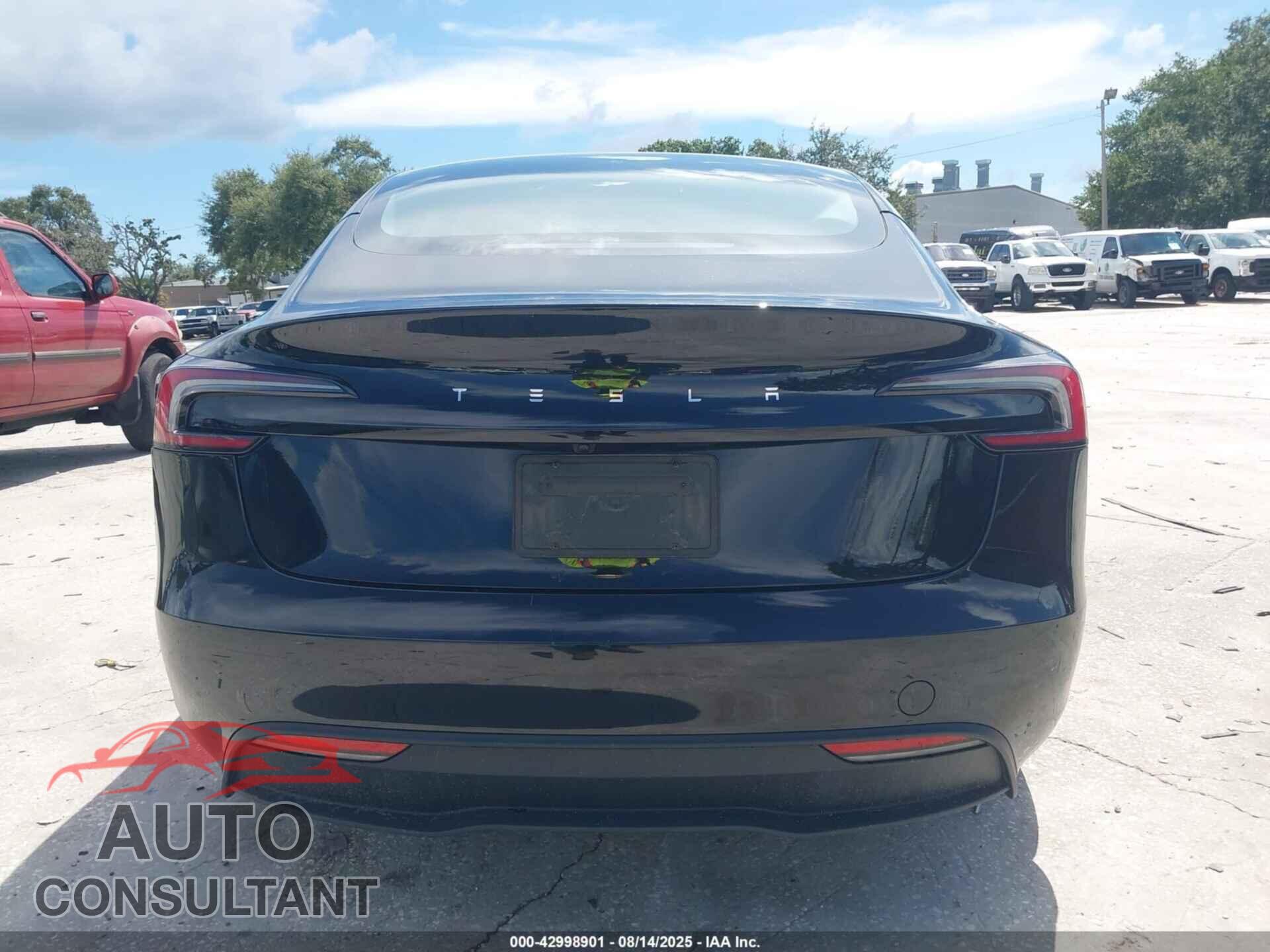 TESLA MODEL 3 2024 - 5YJ3E1EA2RF739195