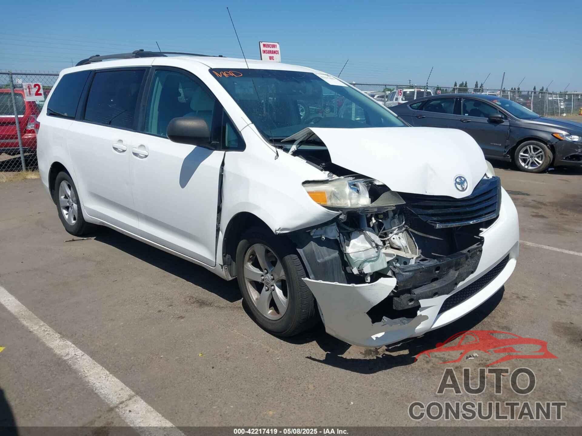 TOYOTA SIENNA 2011 - 5TDKK3DC9BS108657