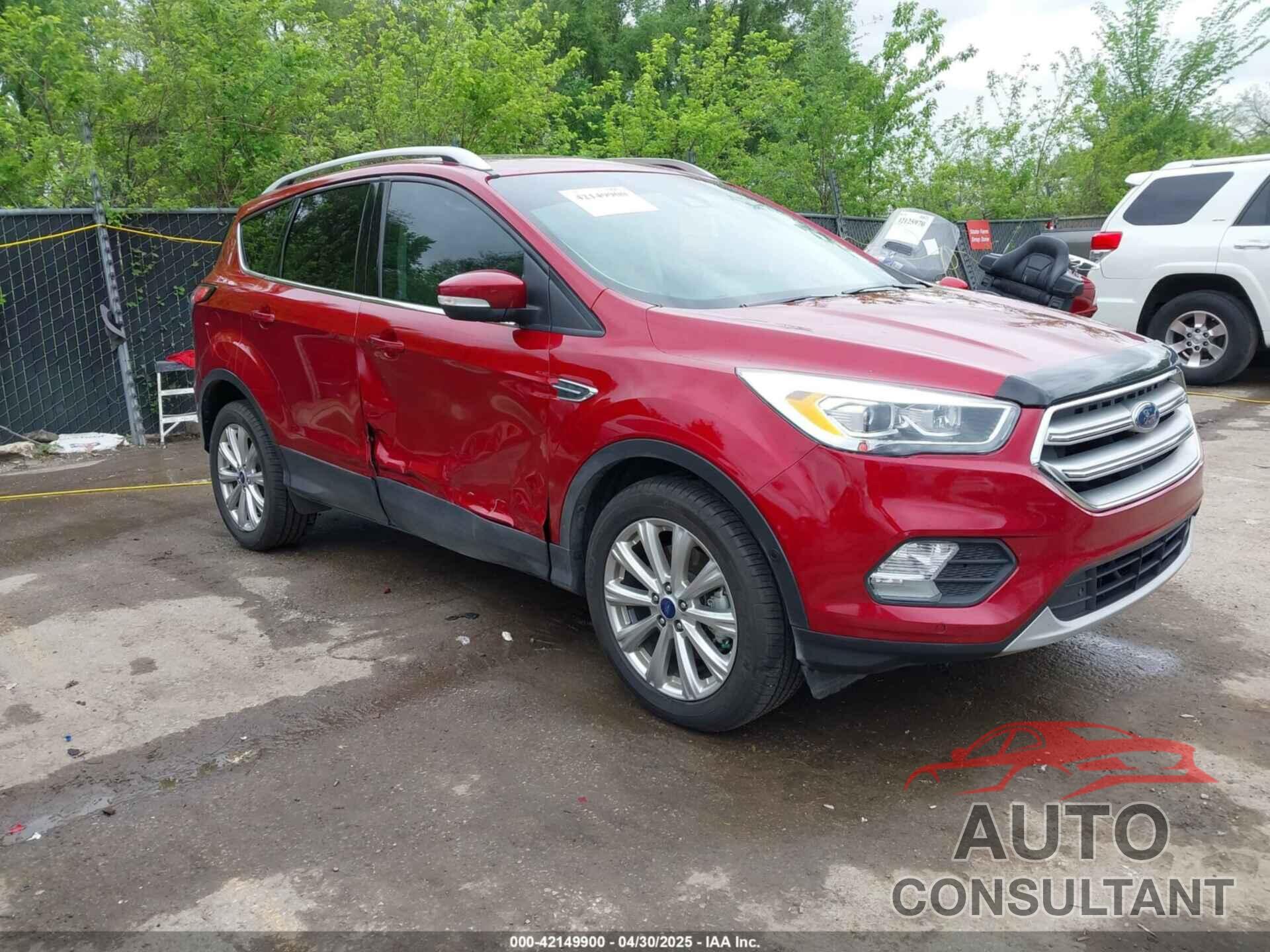 FORD ESCAPE 2017 - 1FMCU9J93HUD53402