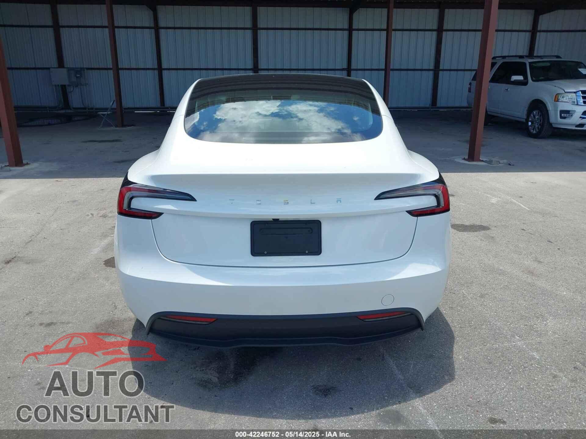 TESLA MODEL 3 2024 - 5YJ3E1EA7RF721503
