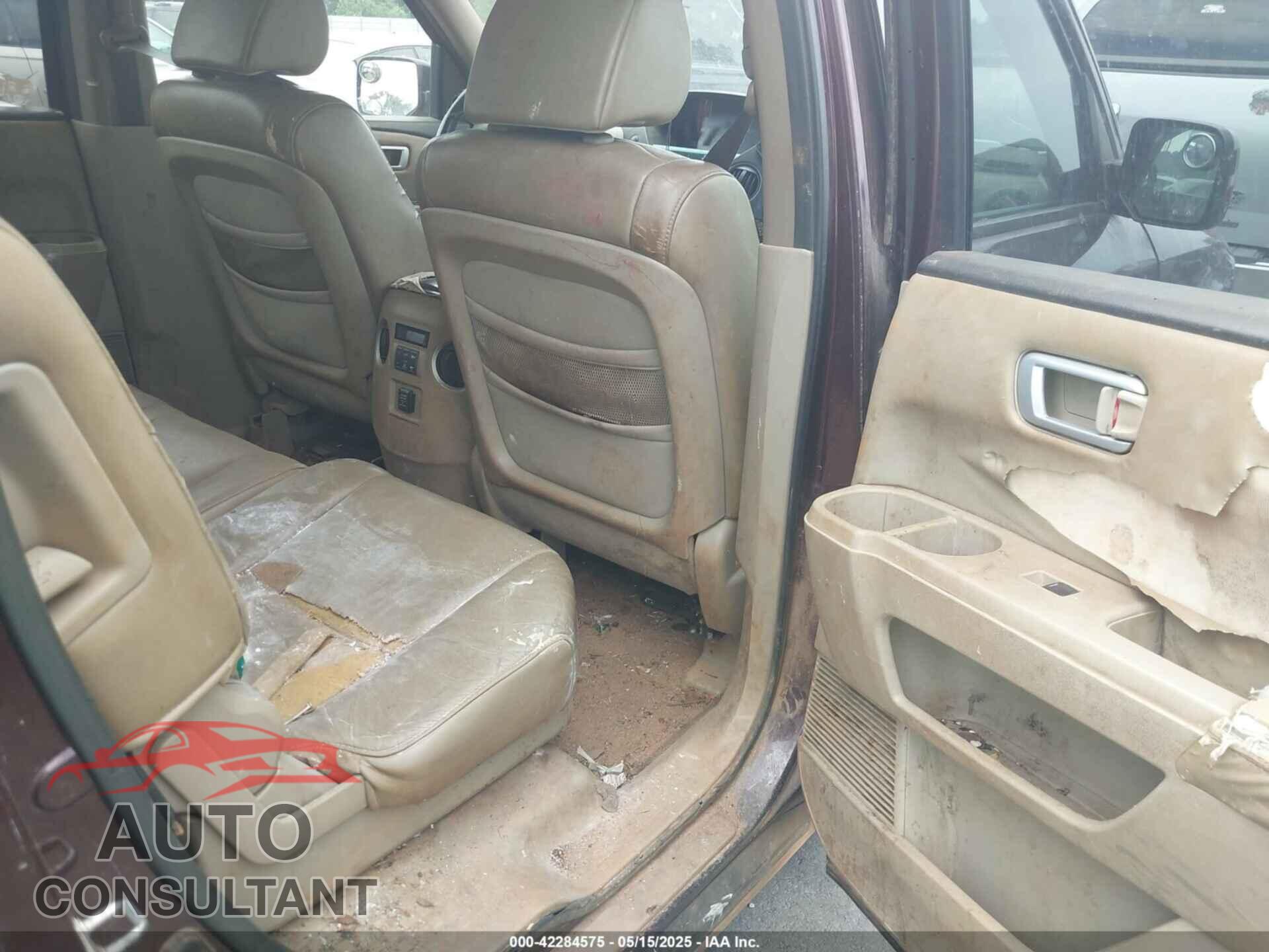 HONDA PILOT 2011 - 5FNYF4H71BB006081