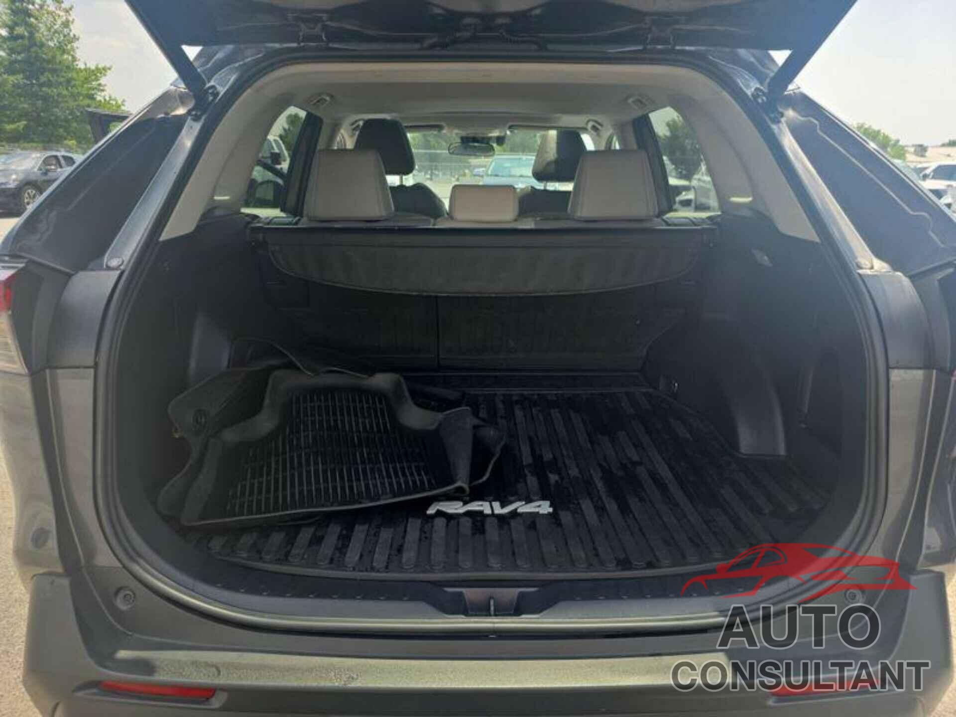 TOYOTA RAV4 2021 - 2T3B6RFV8MW020173
