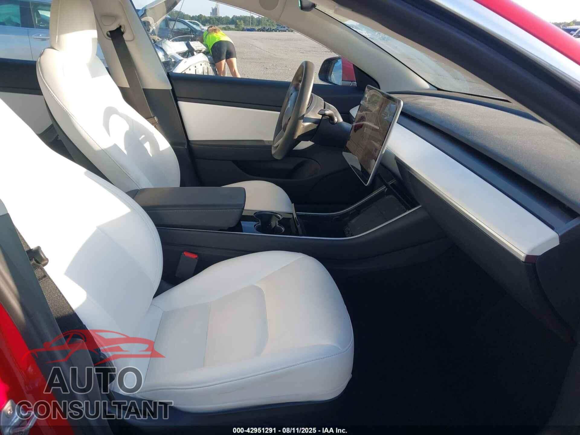 TESLA MODEL 3 2020 - 5YJ3E1EB2LF787733