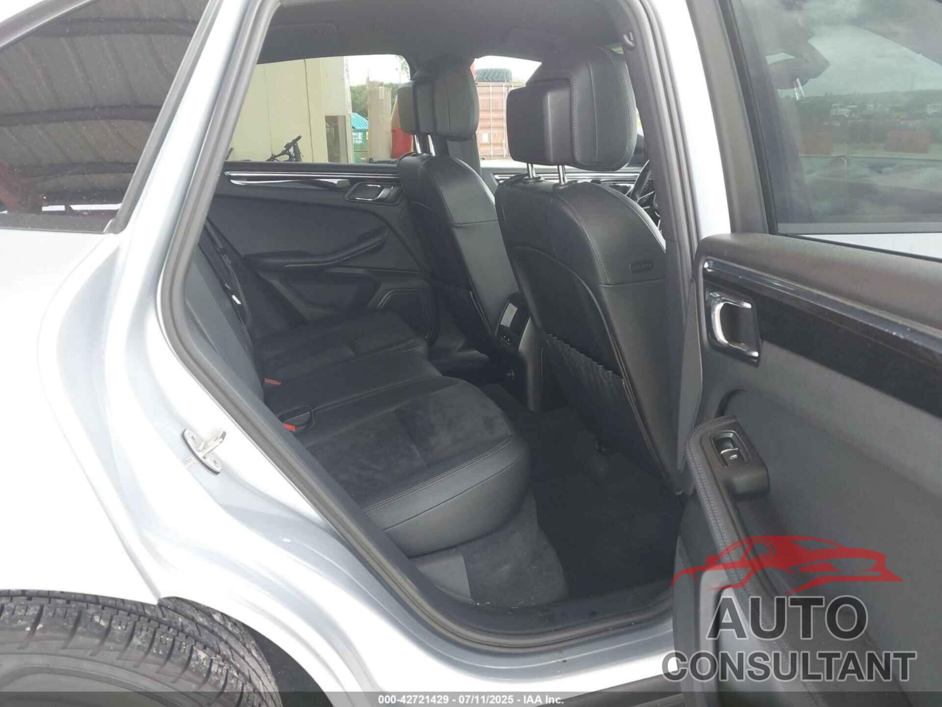 PORSCHE MACAN 2015 - WP1AB2A56FLB65772