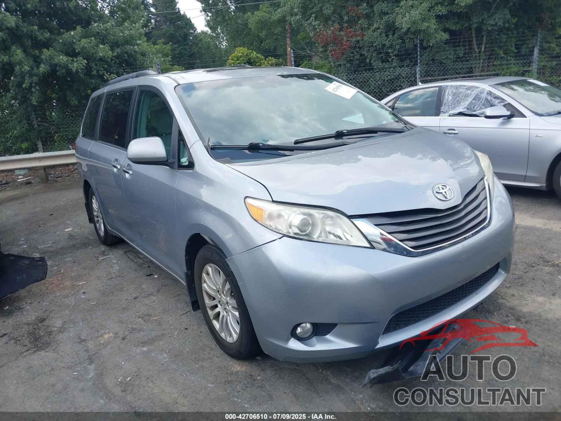 TOYOTA SIENNA 2011 - 5TDYK3DC0BS068057