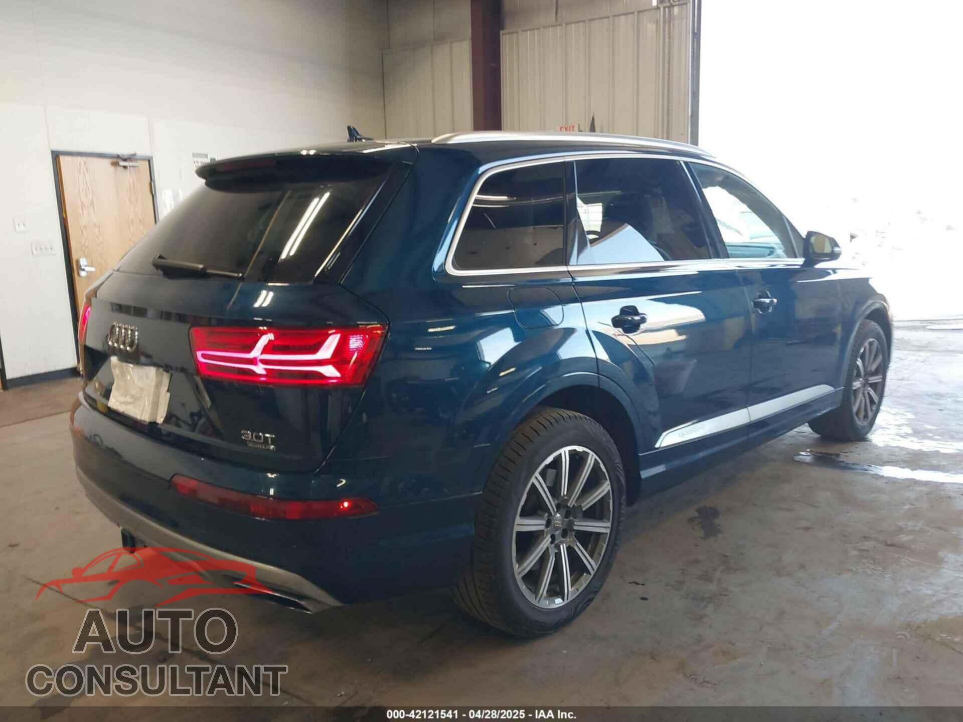 AUDI Q7 2018 - WA1VAAF75JD028331