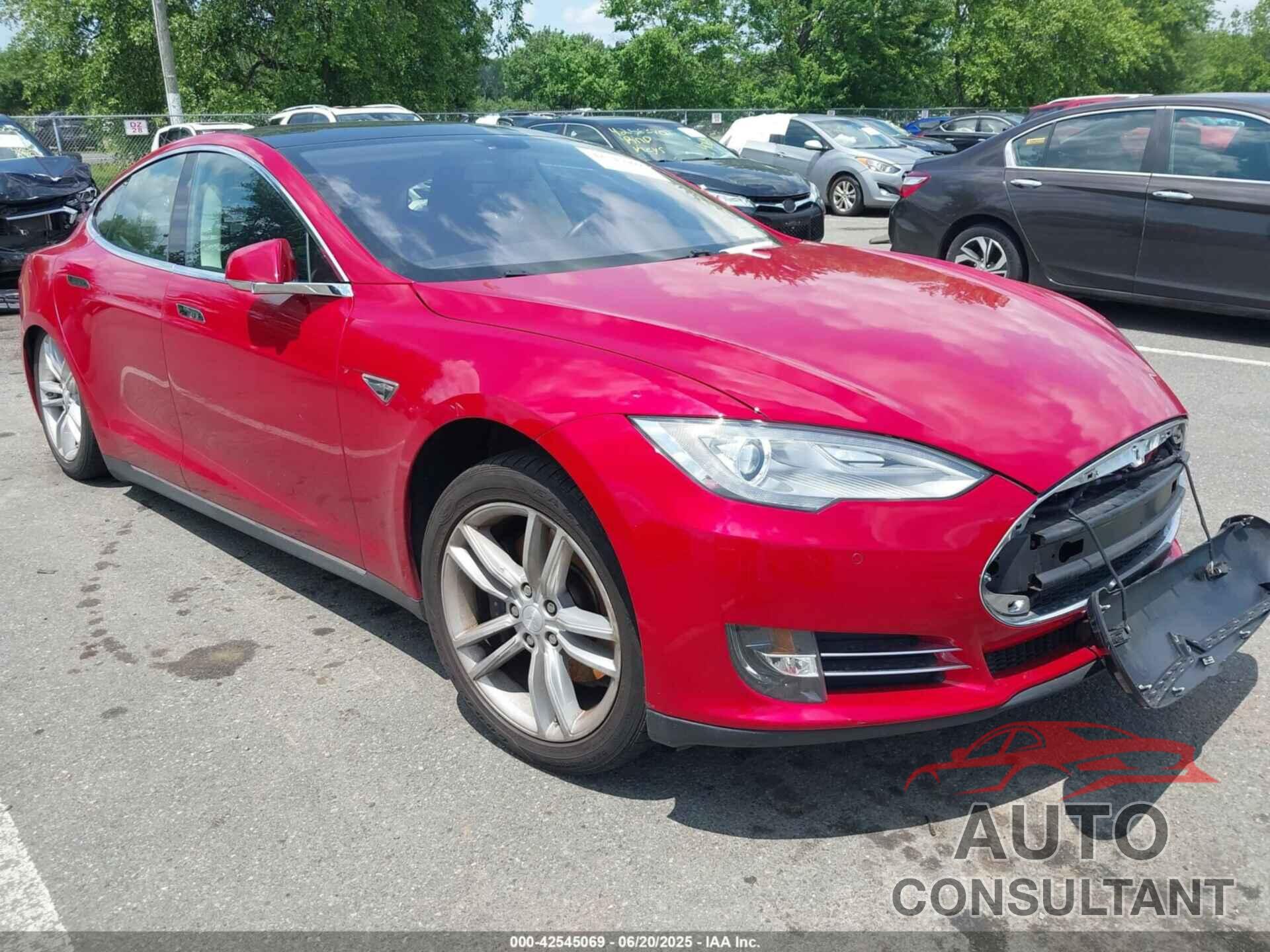 TESLA MODEL S 2013 - 5YJSA1CN2DFP21558