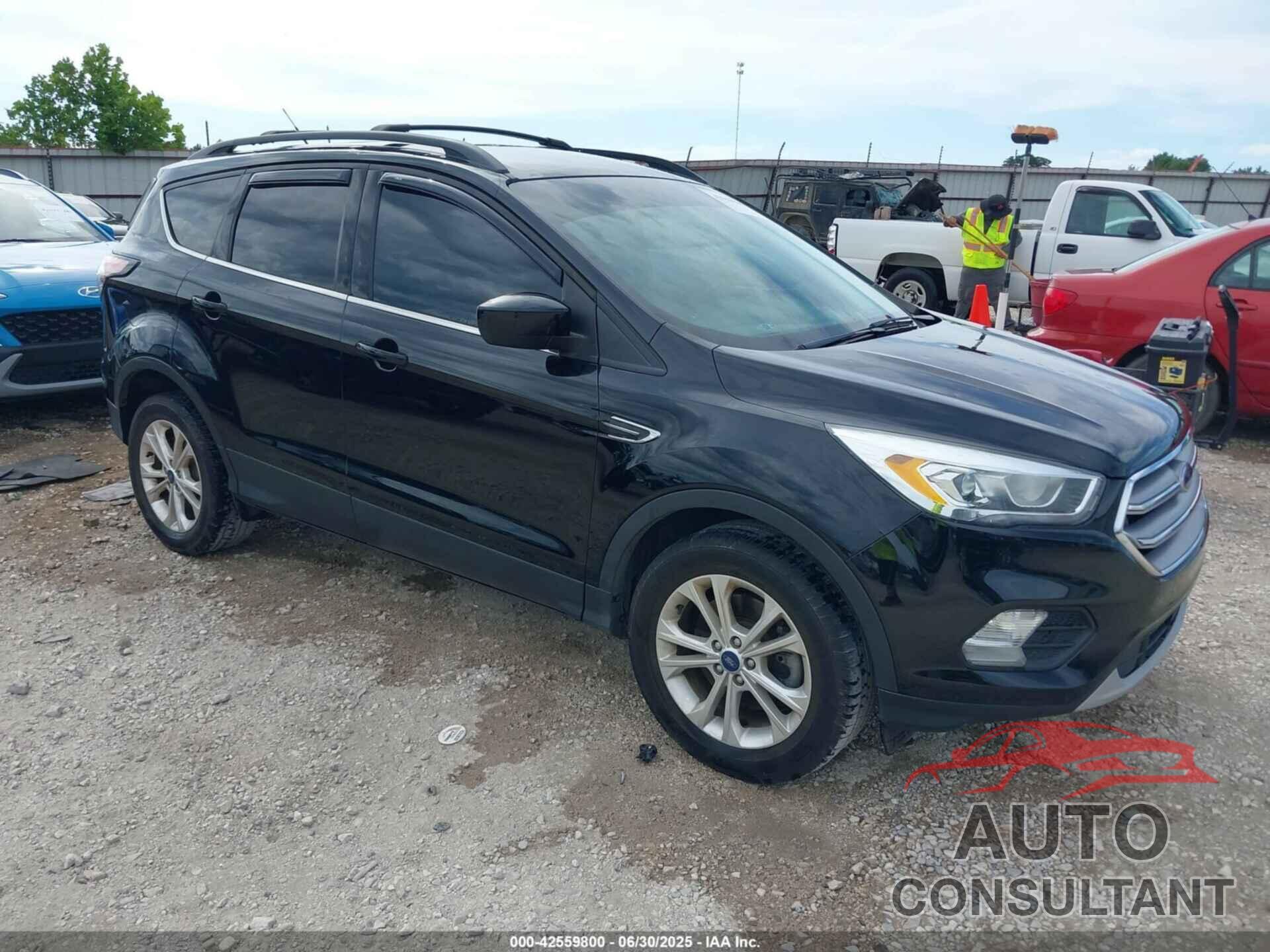 FORD ESCAPE 2017 - 1FMCU0G98HUE22586