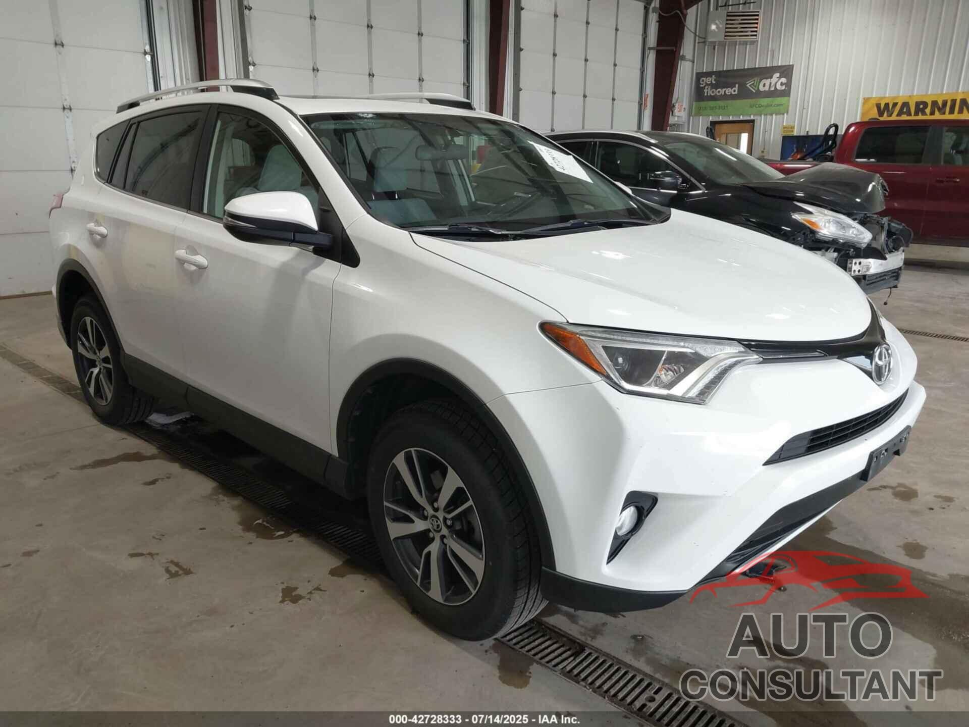 TOYOTA RAV4 2016 - JTMRFREV2GJ102516