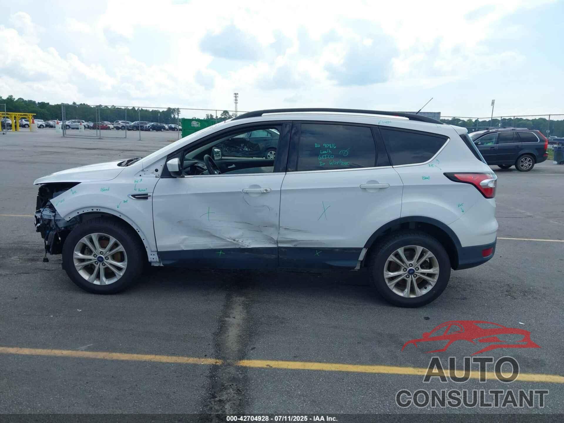 FORD ESCAPE 2018 - 1FMCU0GD2JUB47551