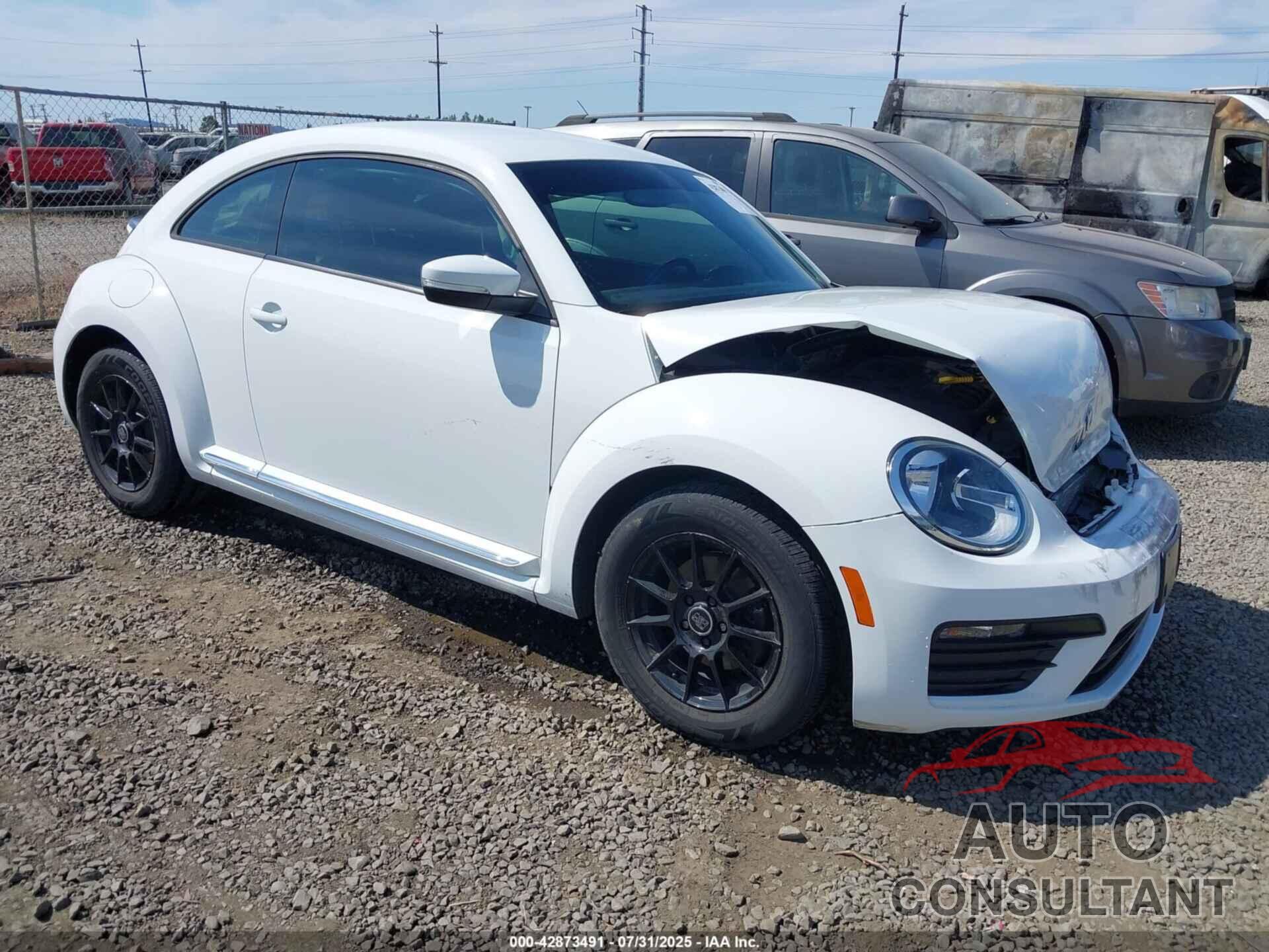 VOLKSWAGEN BEETLE 2019 - 3VWFD7AT5KM708869