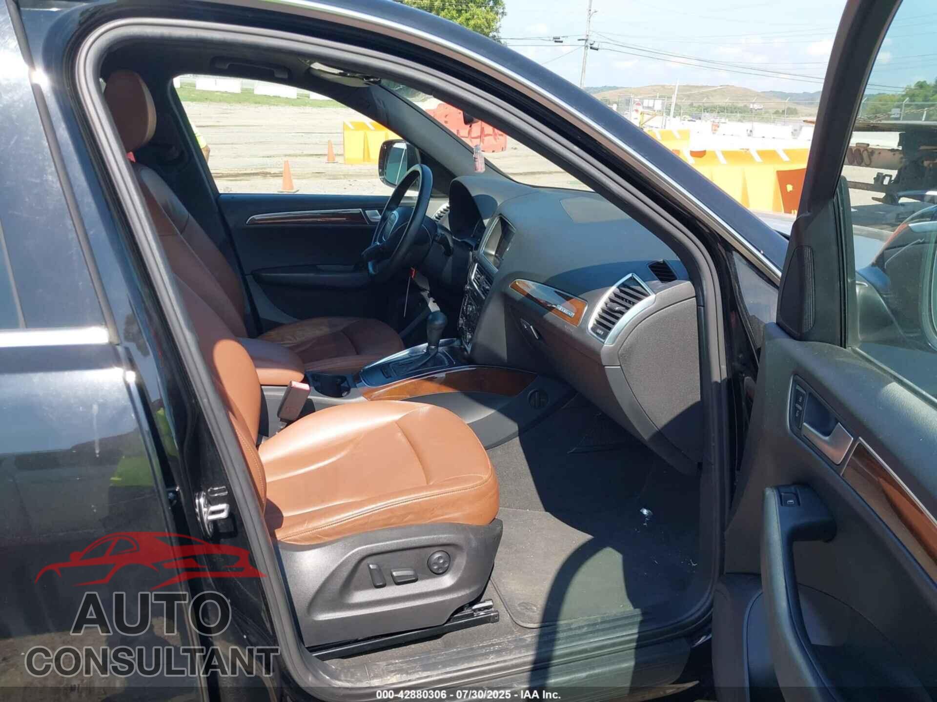 AUDI Q5 2011 - WA1CFAFP3BA100395