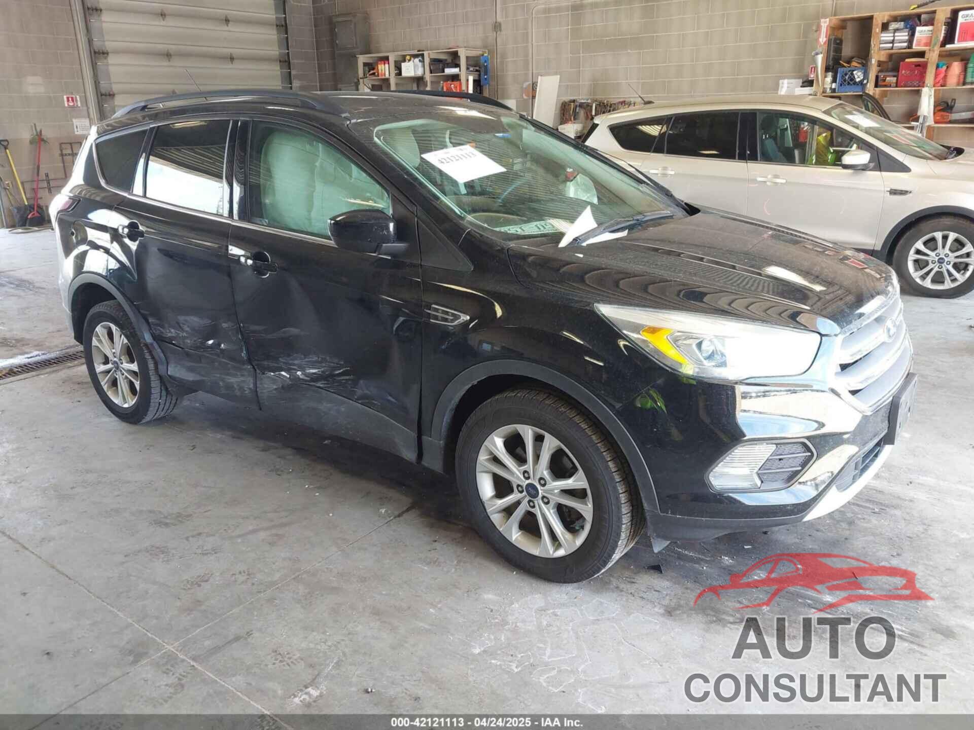 FORD ESCAPE 2017 - 1FMCU0GD2HUB99305