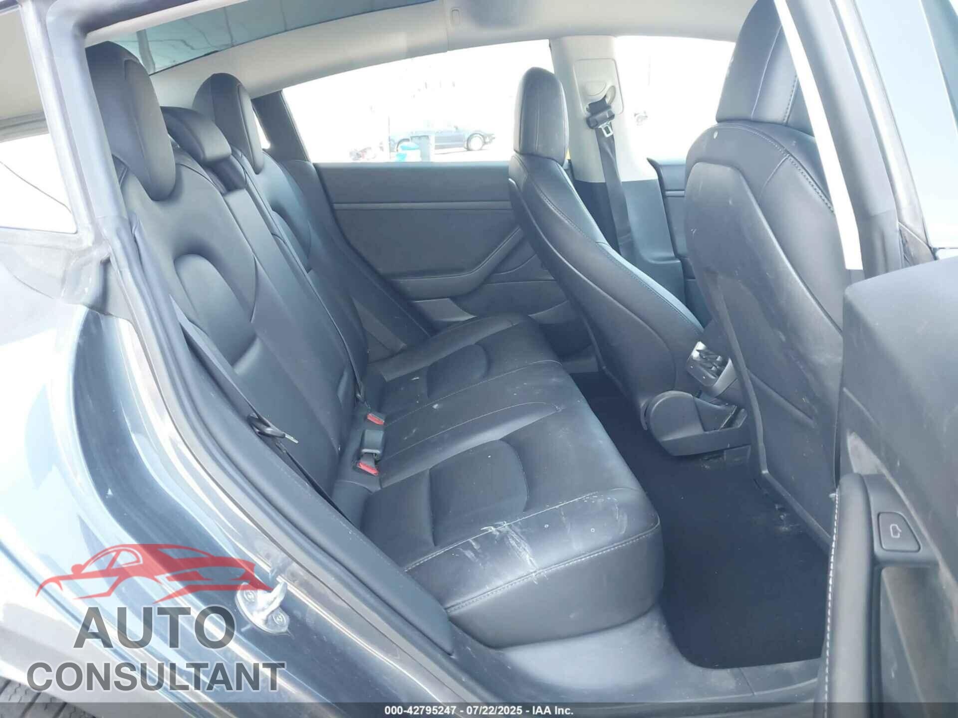 TESLA MODEL 3 2021 - 5YJ3E1EA4MF940105