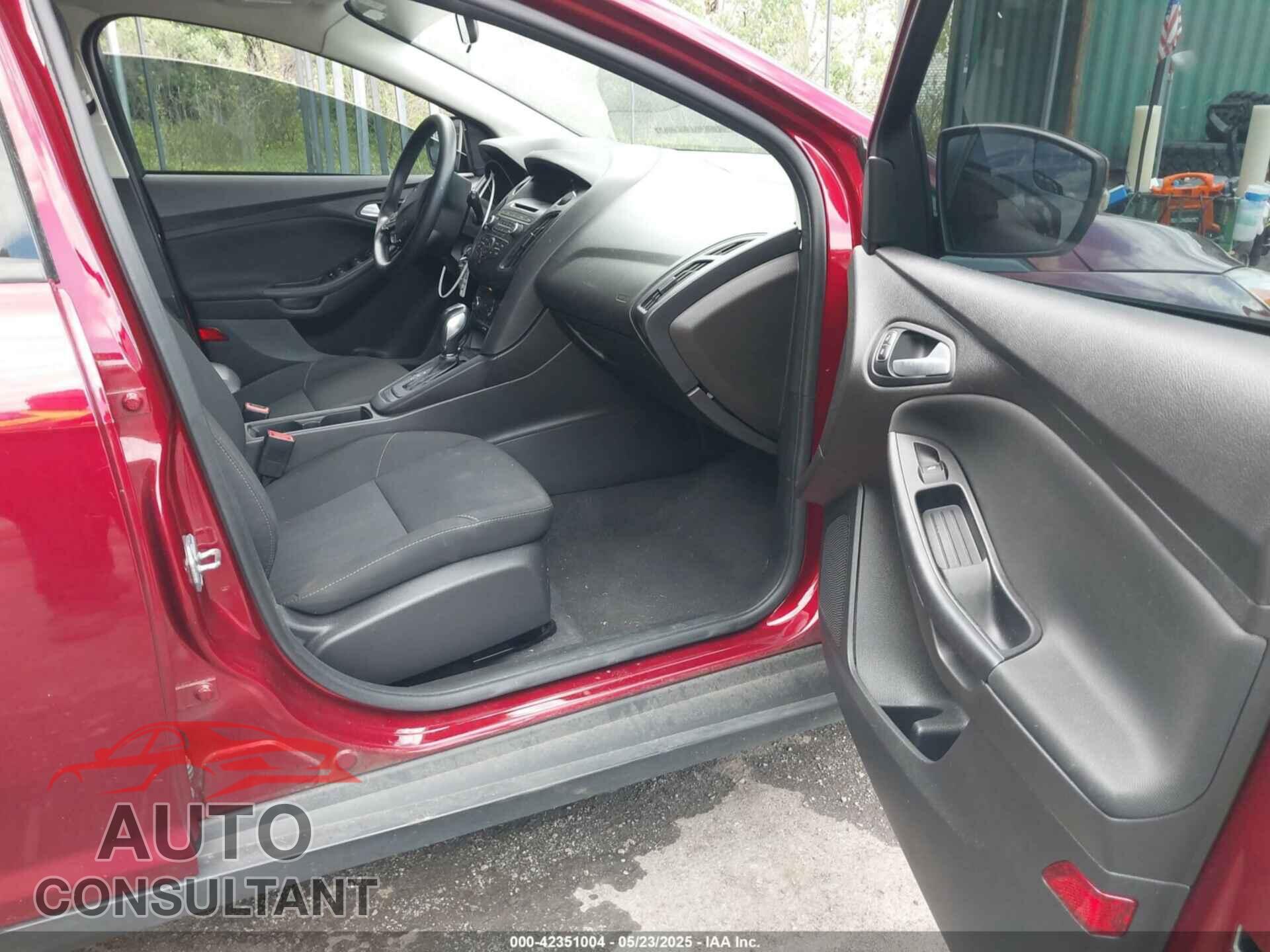 FORD FOCUS 2016 - 1FADP3K23GL371519