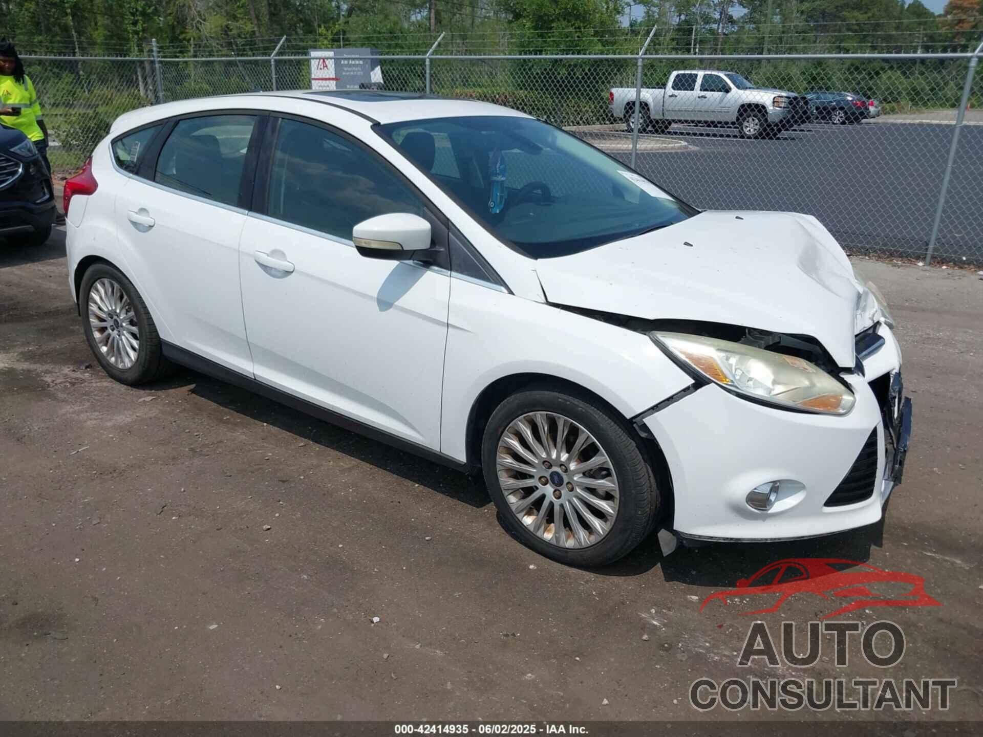 FORD FOCUS 2012 - 1FAHP3M27CL382533