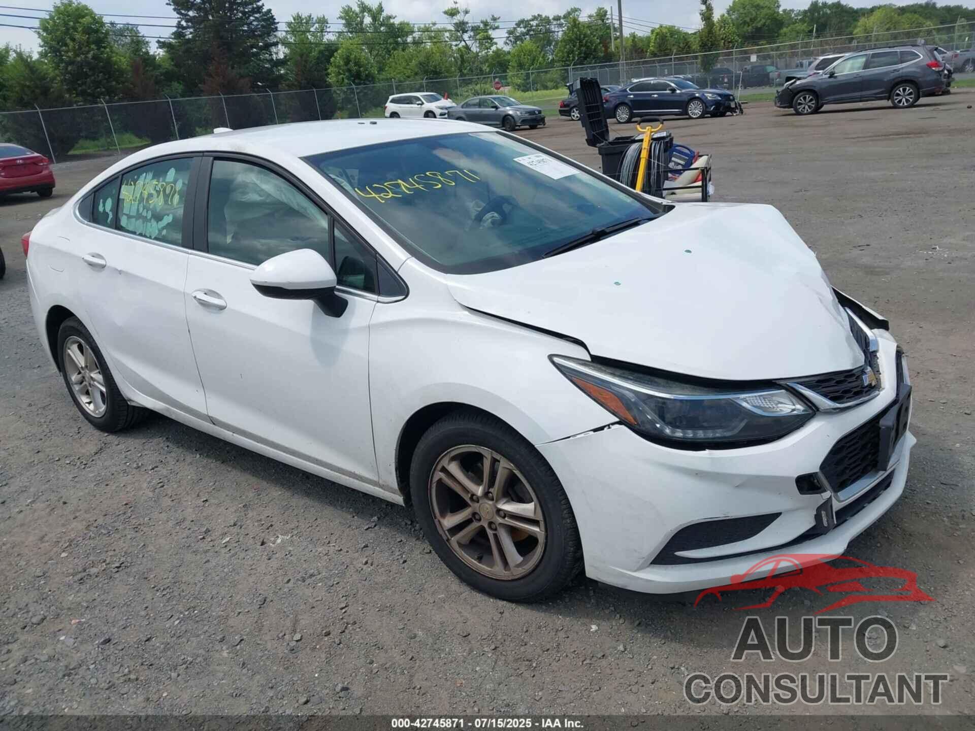 CHEVROLET CRUZE 2018 - 1G1BE5SM9J7231391