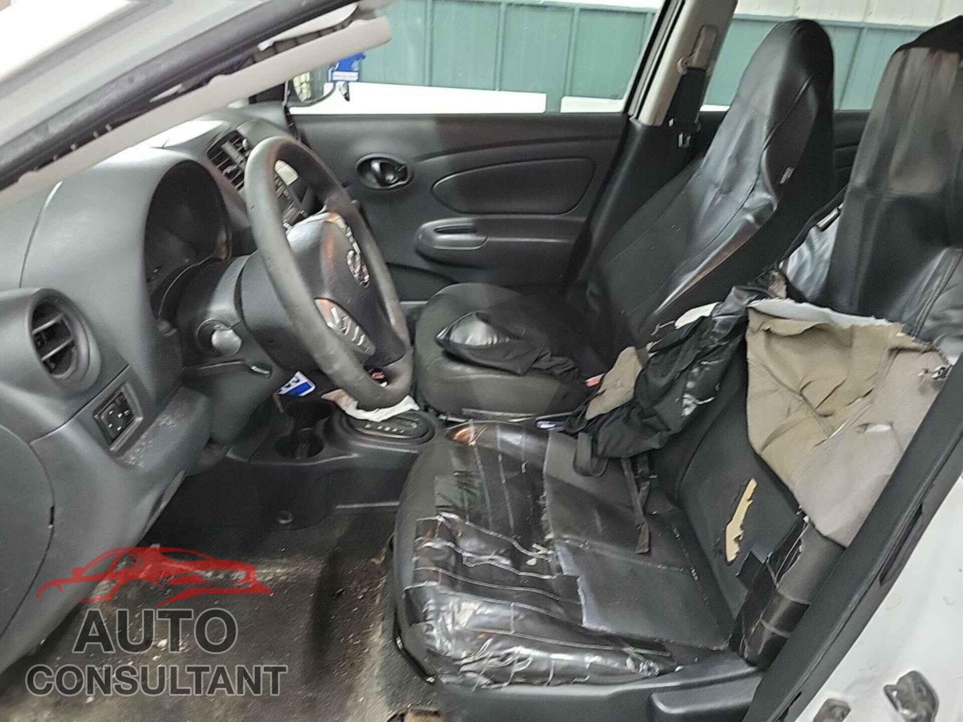NISSAN VERSA 2018 - 3N1CN7AP8JL831367