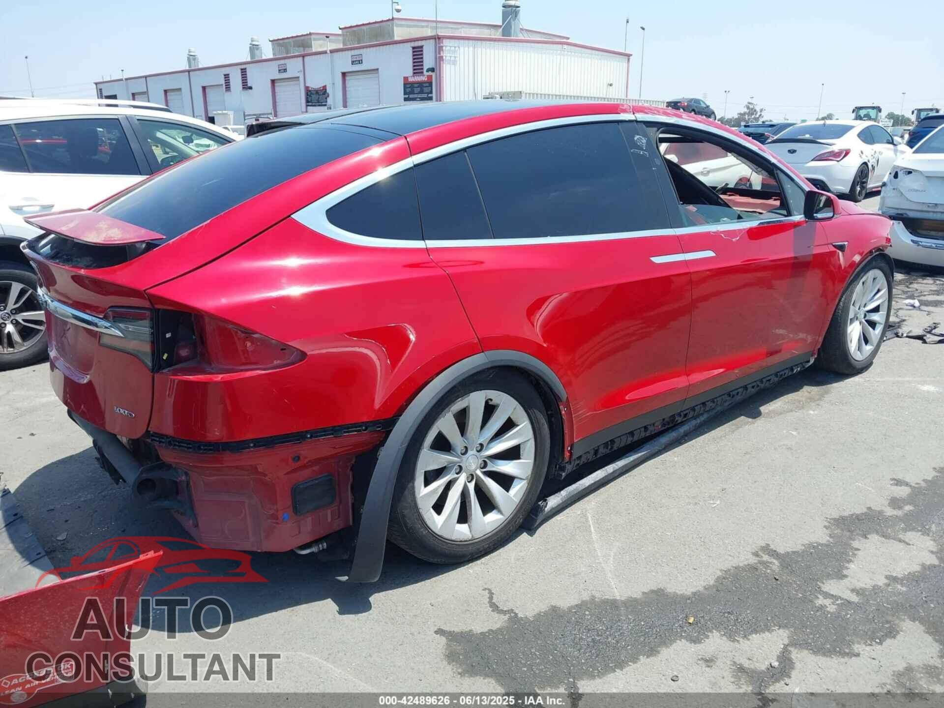 TESLA MODEL X 2017 - 5YJXCAE22HF045704