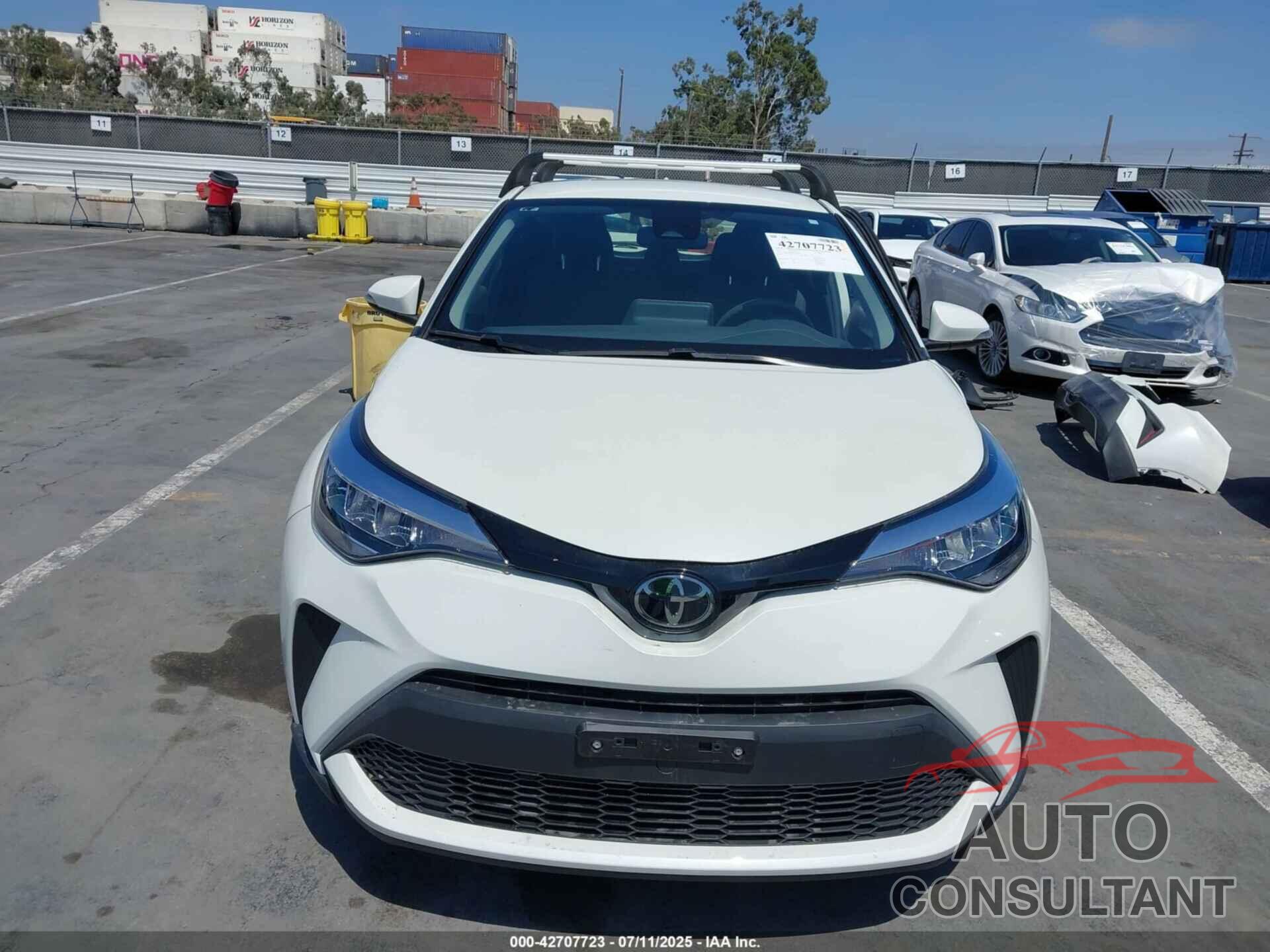 TOYOTA C-HR 2021 - JTNKHMBX0M1116166