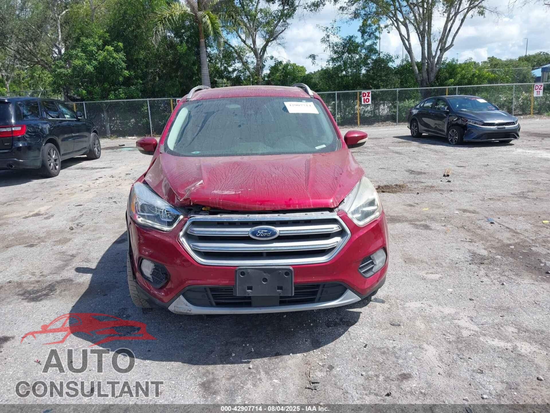 FORD ESCAPE 2017 - 1FMCU9J93HUC01863