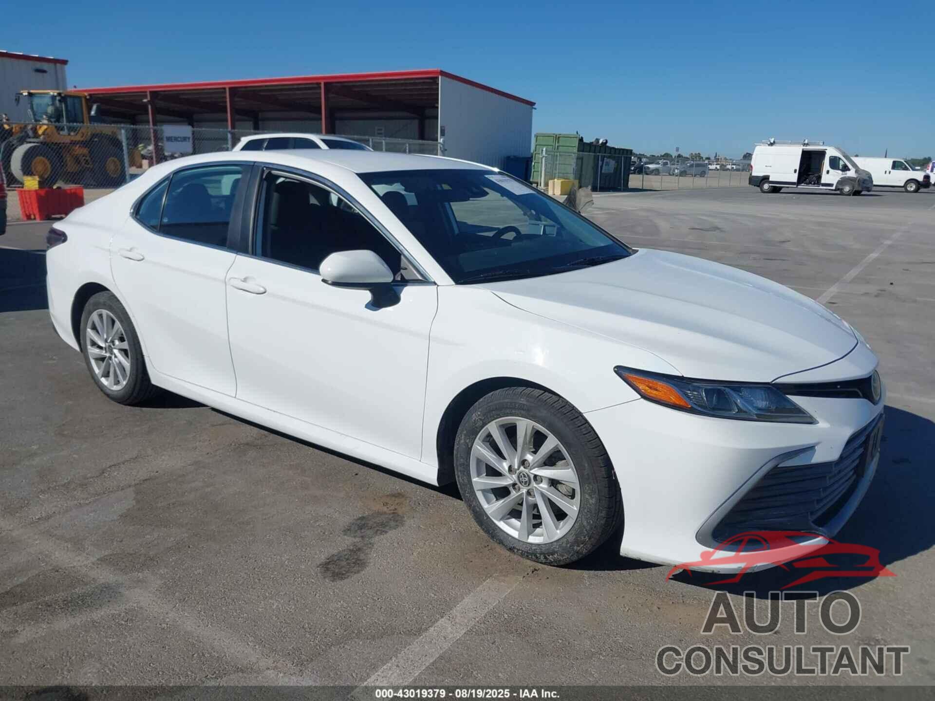 TOYOTA CAMRY 2022 - 4T1C11AK9NU671713