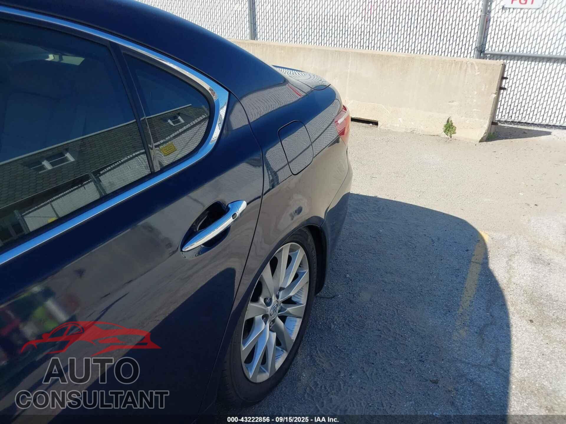 LEXUS LS 460 2010 - JTHCL5EF0A5005801