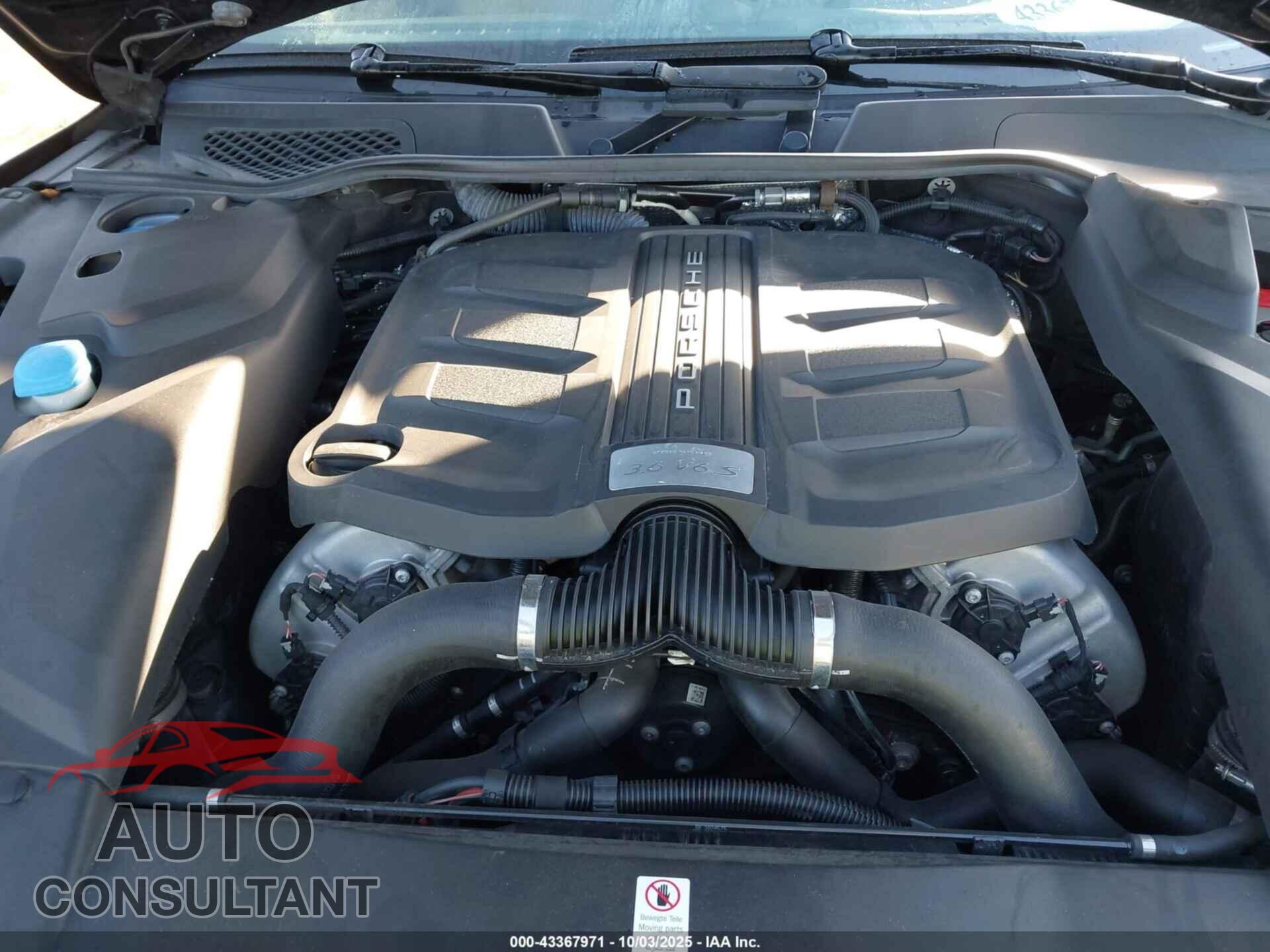 PORSCHE CAYENNE 2017 - WP1AB2A26HLA52834