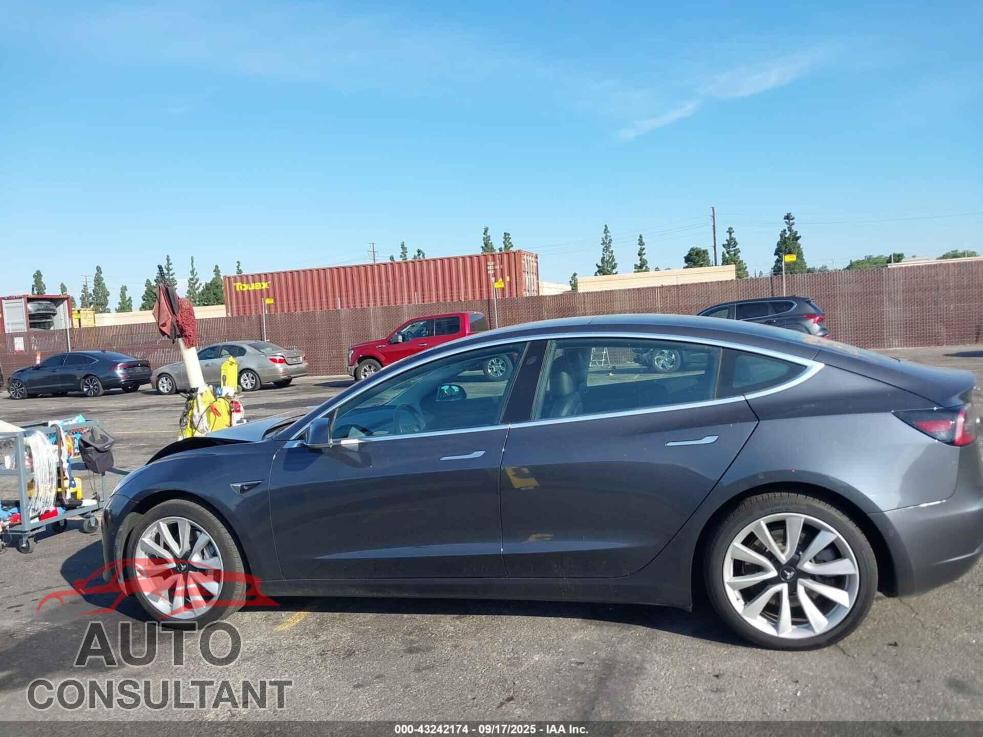 TESLA MODEL 3 2018 - 5YJ3E1EA5JF057402