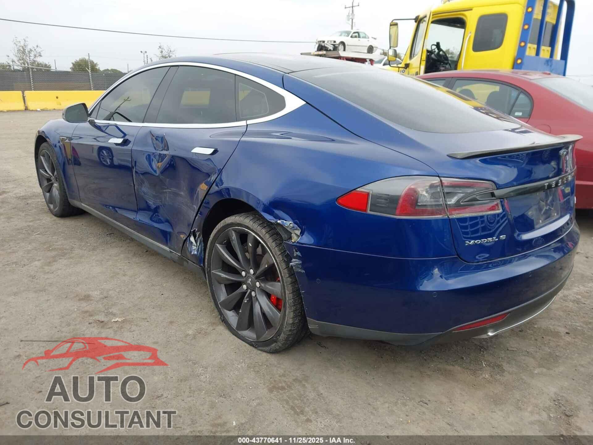 TESLA MODEL S 2015 - 5YJSA1E46FF112903