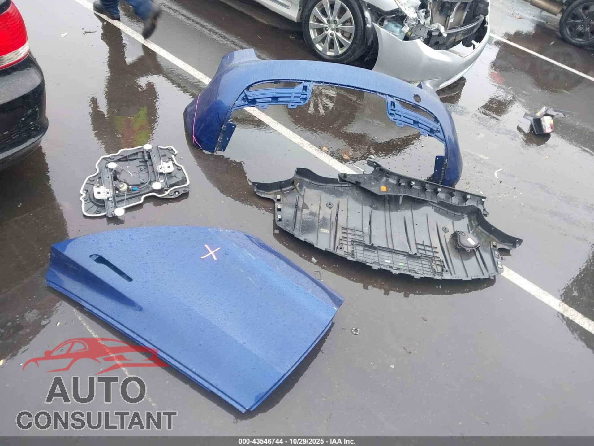 TESLA MODEL 3 2024 - 5YJ3E1EB8RF815107