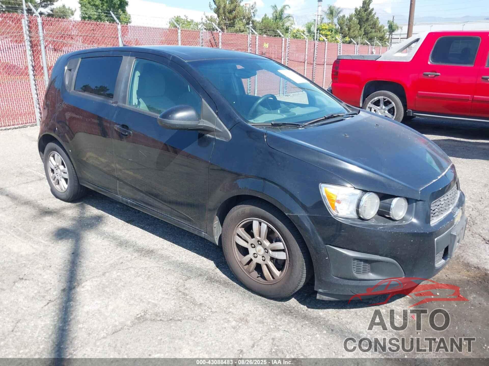 CHEVROLET SONIC 2012 - 1G1JA6SH0C4108311