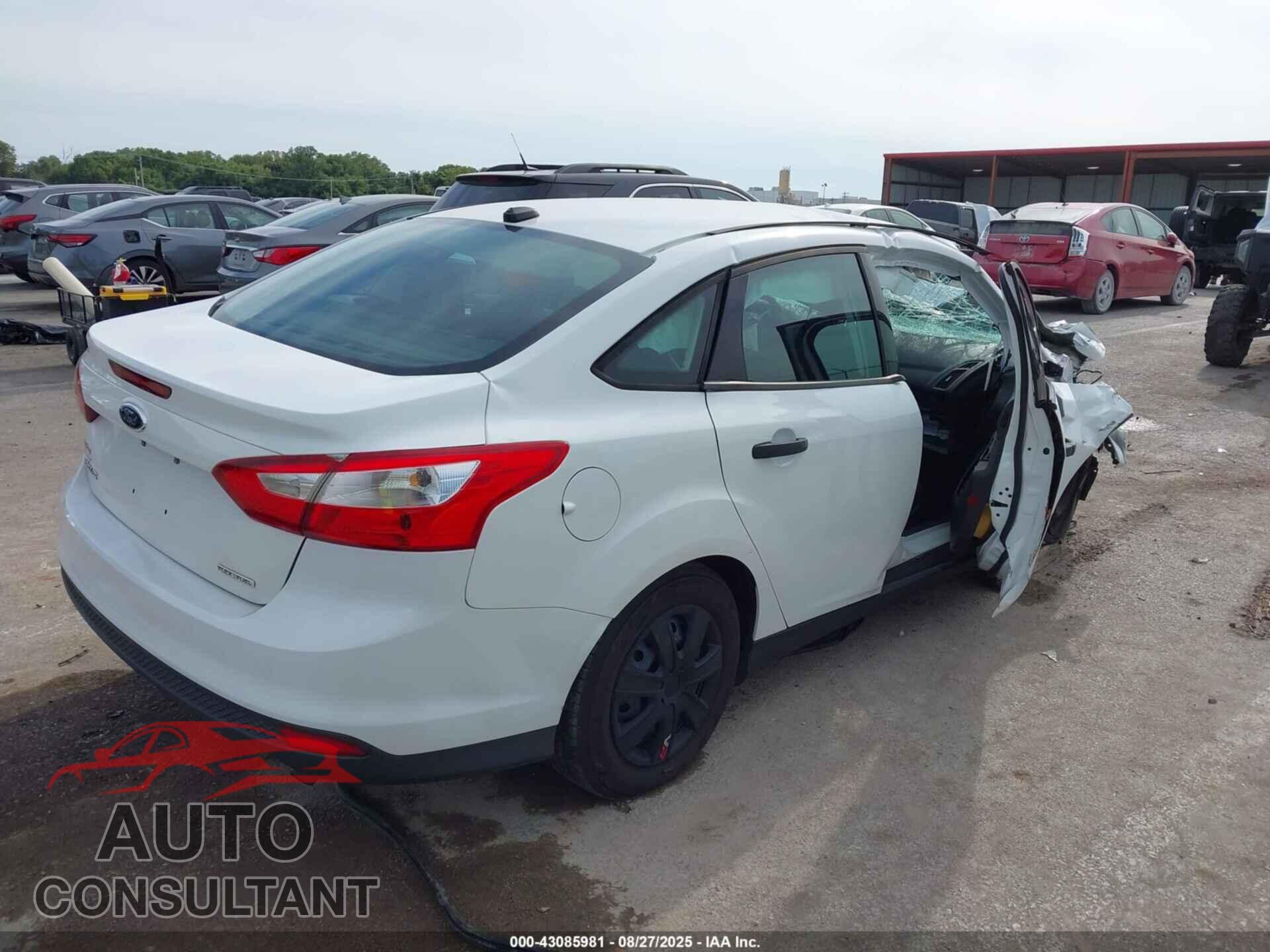 FORD FOCUS 2013 - 1FADP3E2XDL116082