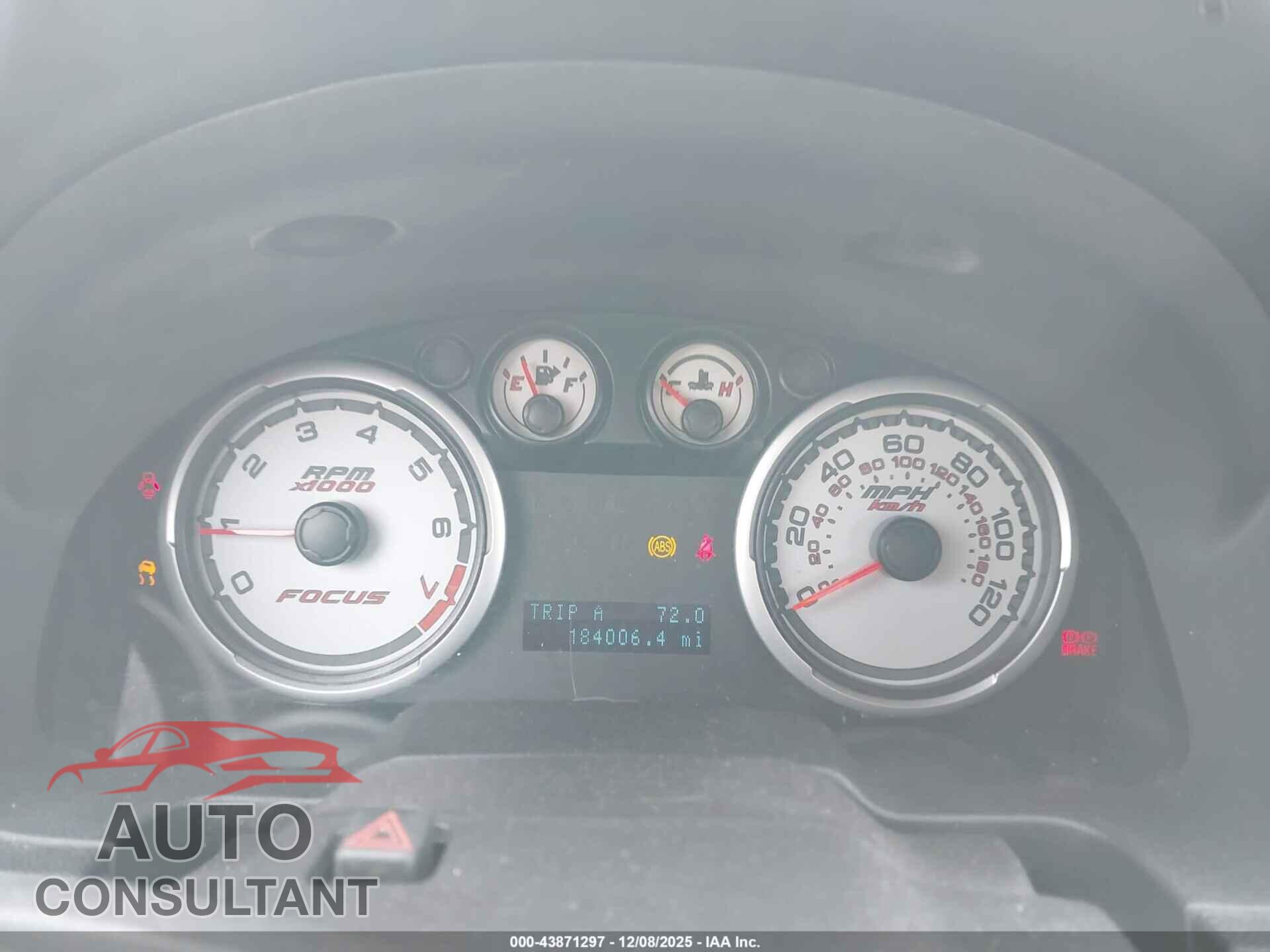 FORD FOCUS 2011 - 1FAHP3FN5BW158097
