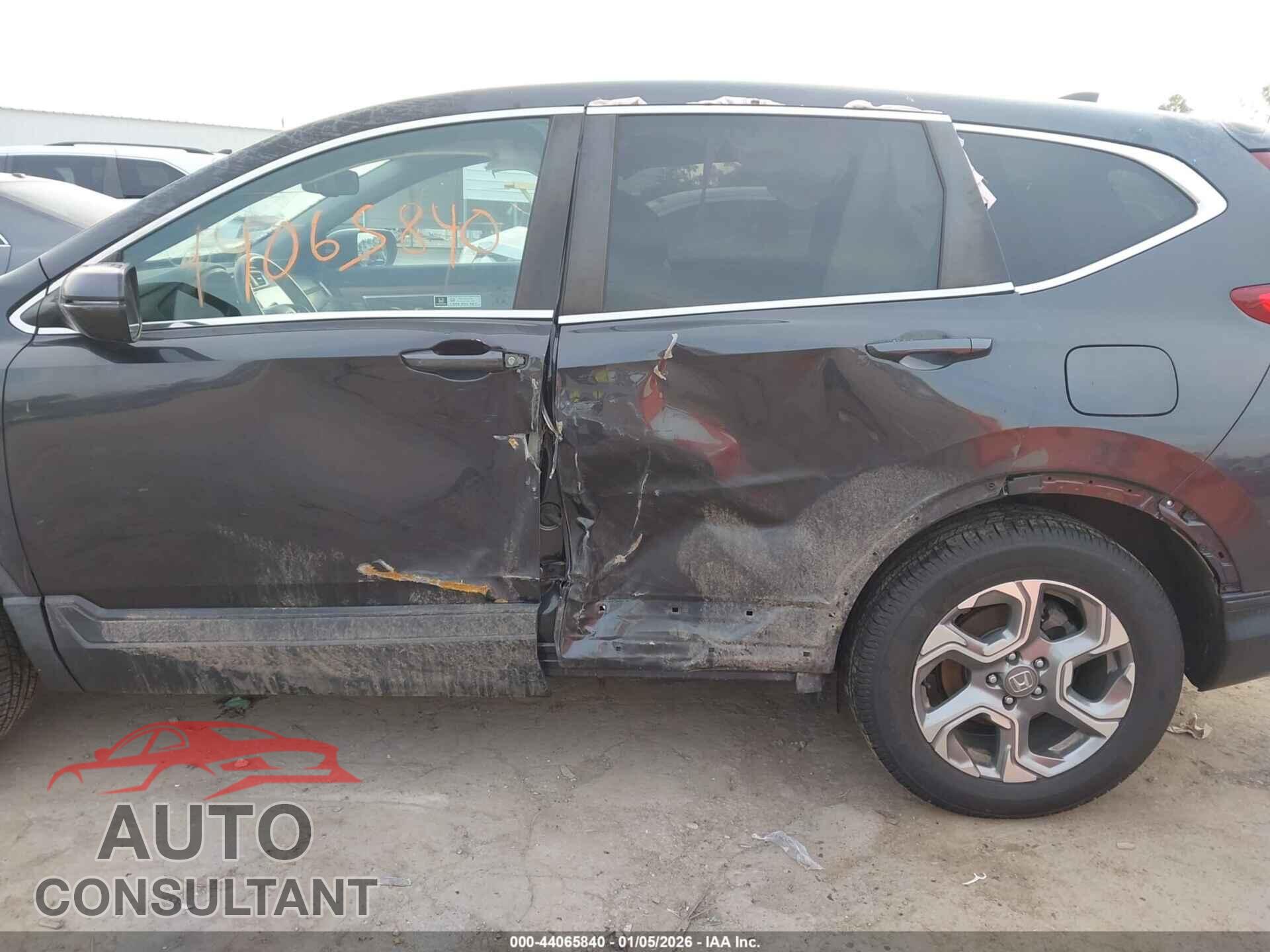 HONDA CR-V 2018 - 7FARW2H87JE044208