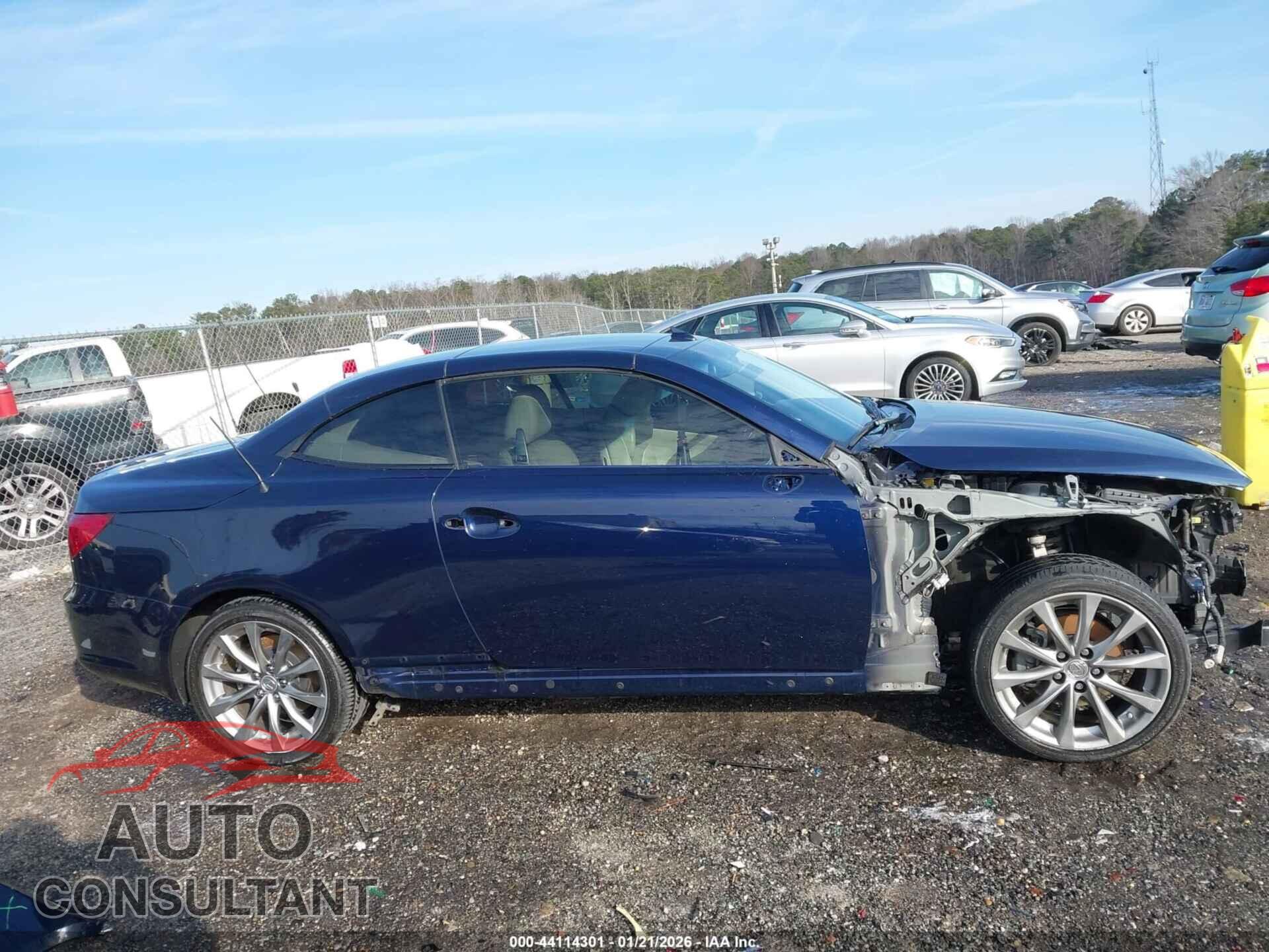 LEXUS IS 250C 2013 - JTHFF2C25D2528546