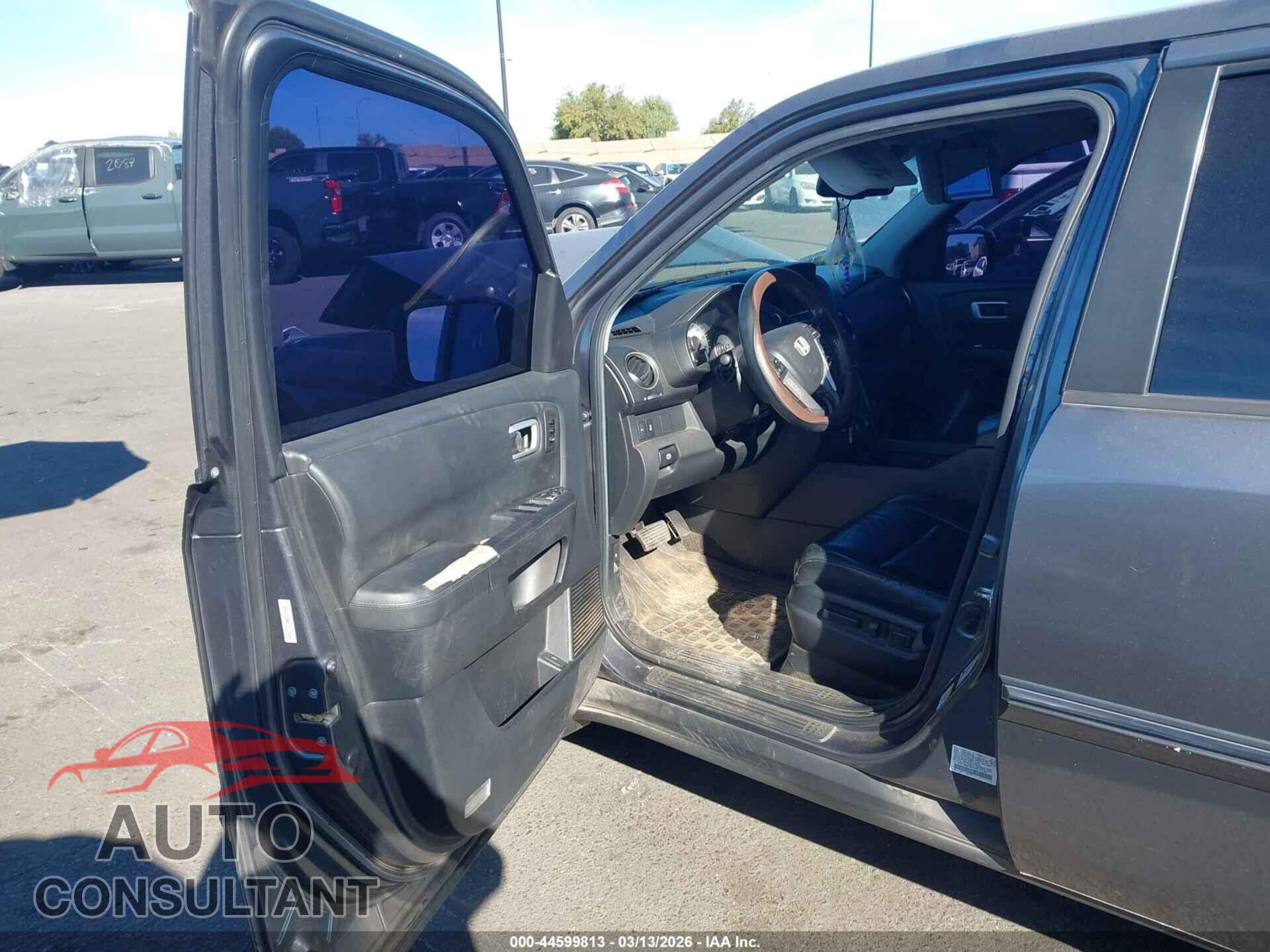 HONDA PILOT 2012 - 5FNYF3H9XCB013169