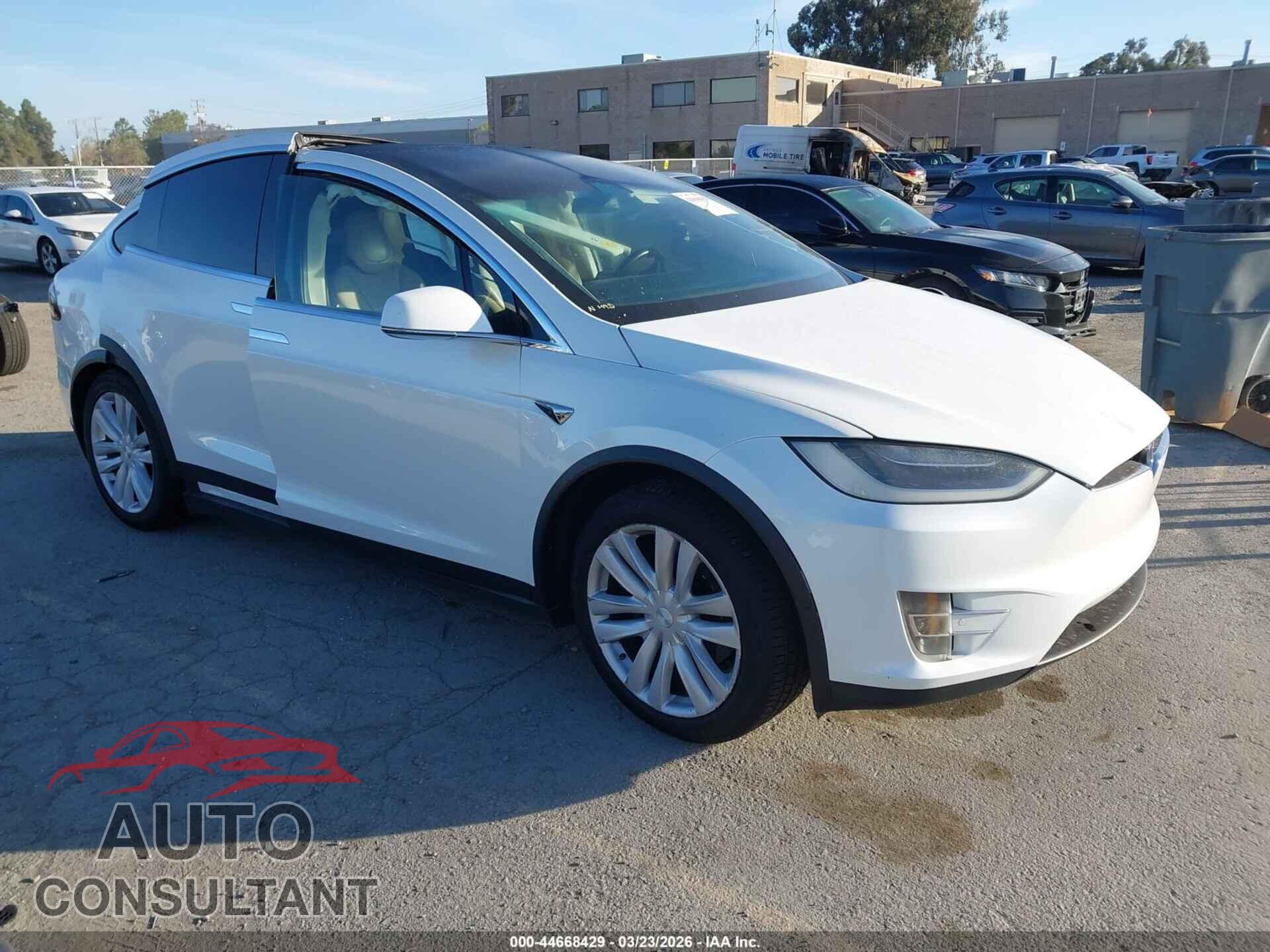 TESLA MODEL X 2017 - 5YJXCBE21HF041665